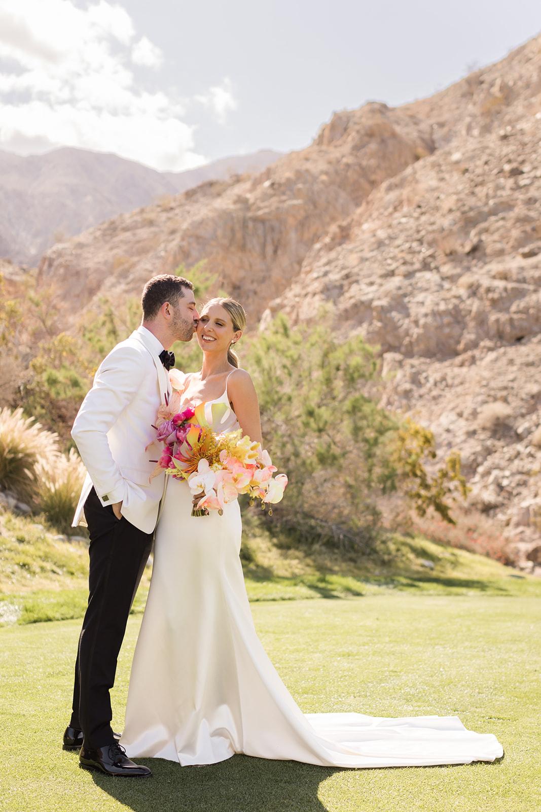 A Modern Spring Wedding at the PGA West Mountain Course 76