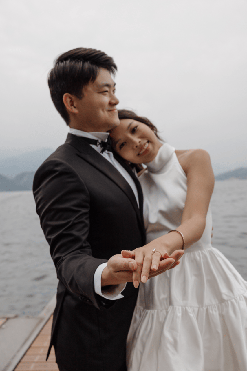 A Romantic Spring Engagement Shoot in Lake Como photo 2