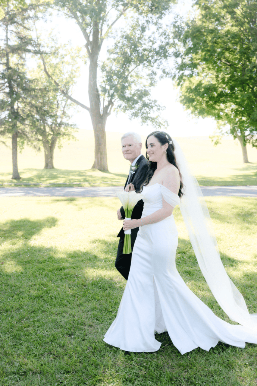 A Modern Summer Wedding at Great Hall at Fort Henry photo 3