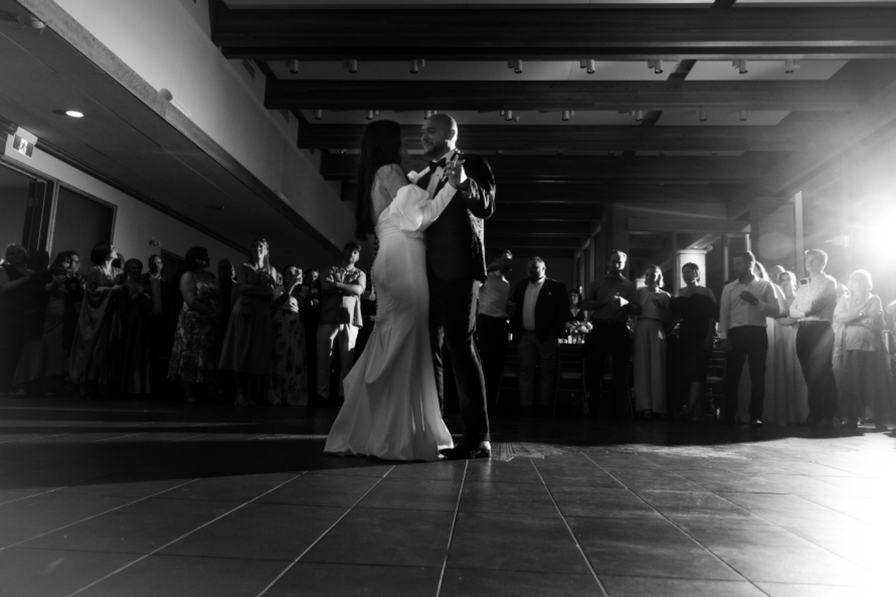 A Modern Summer Wedding at Great Hall at Fort Henry photo 2