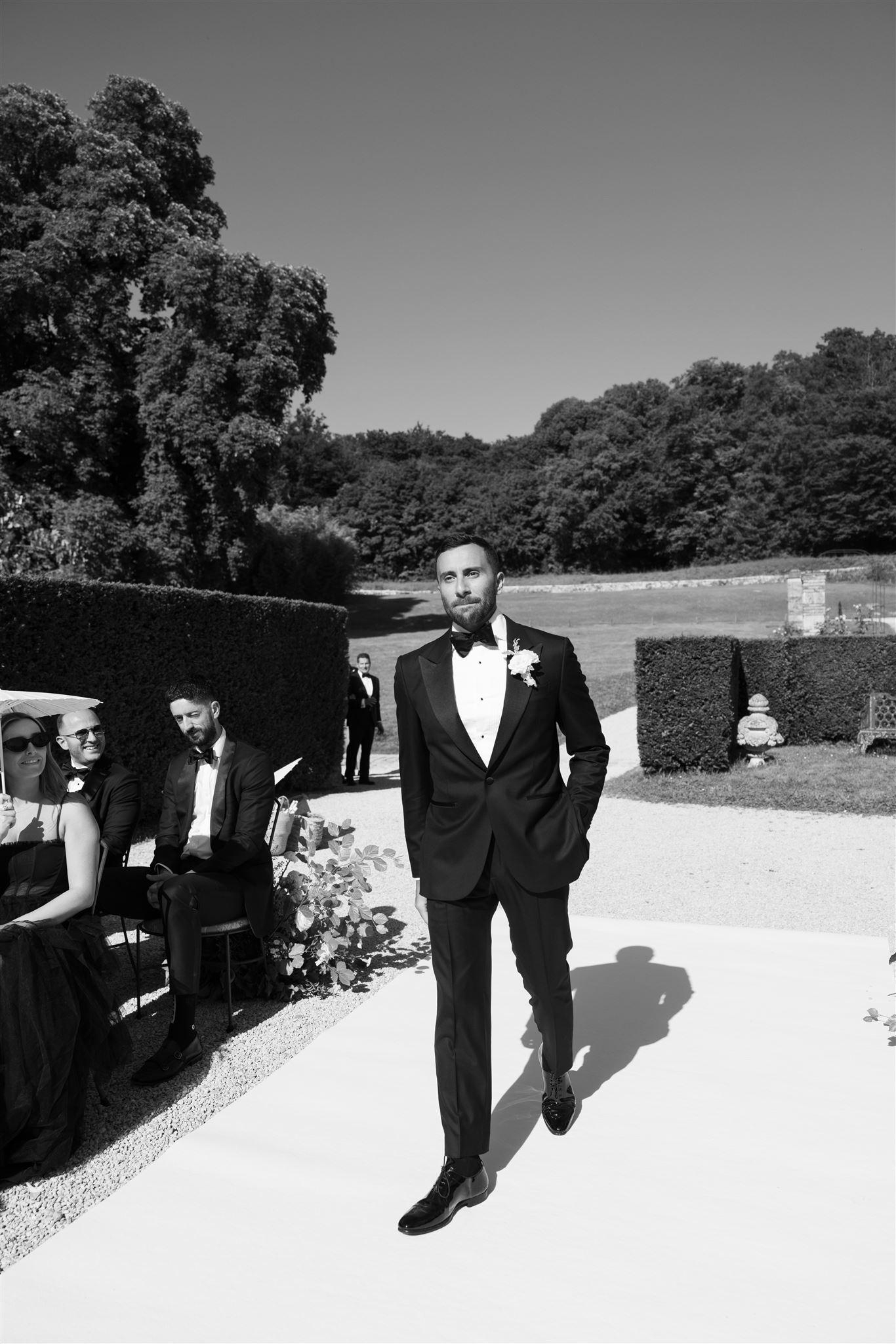 A Classic Summer Wedding at Chateau de Vallery 26