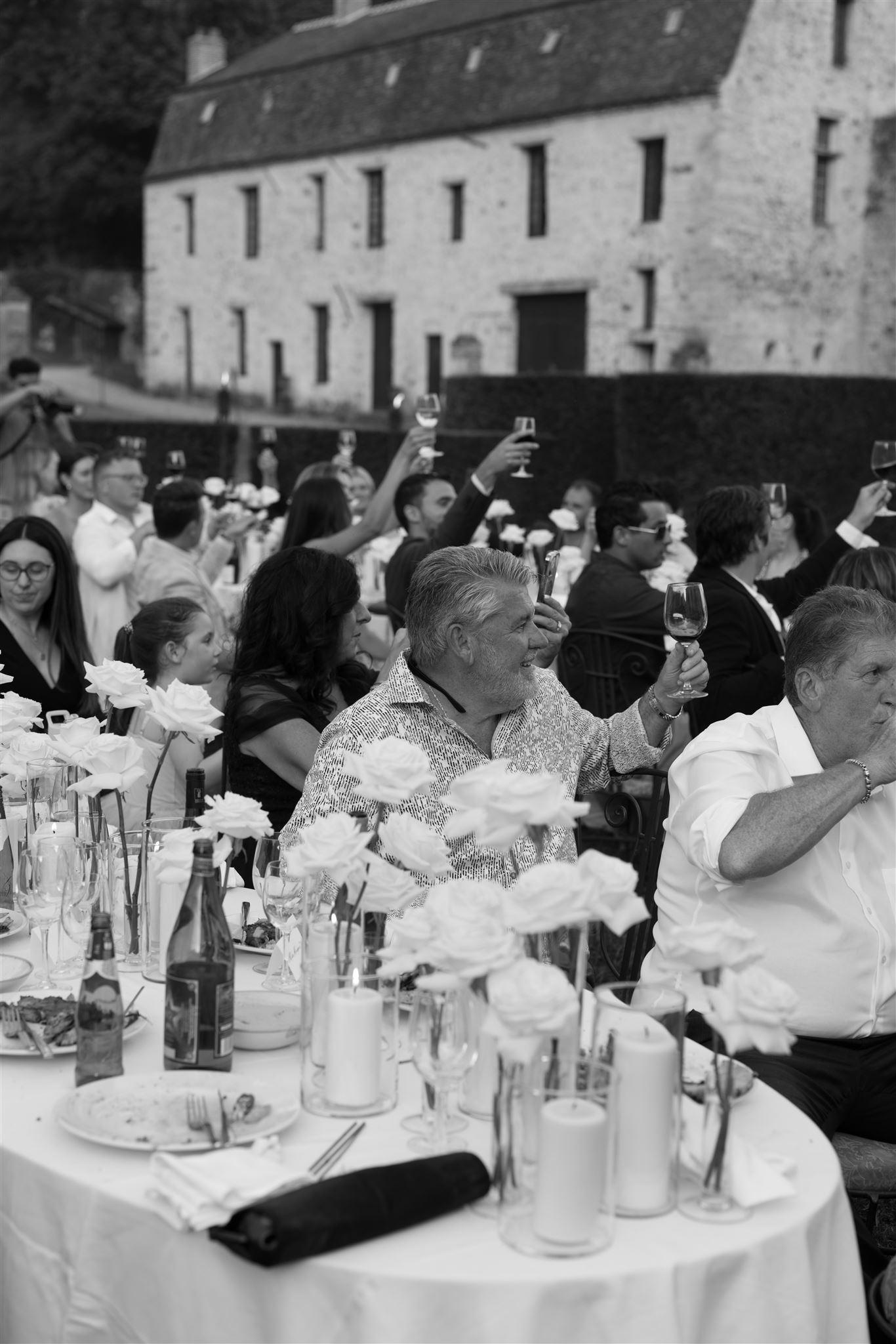 A Classic Summer Wedding at Chateau de Vallery 7