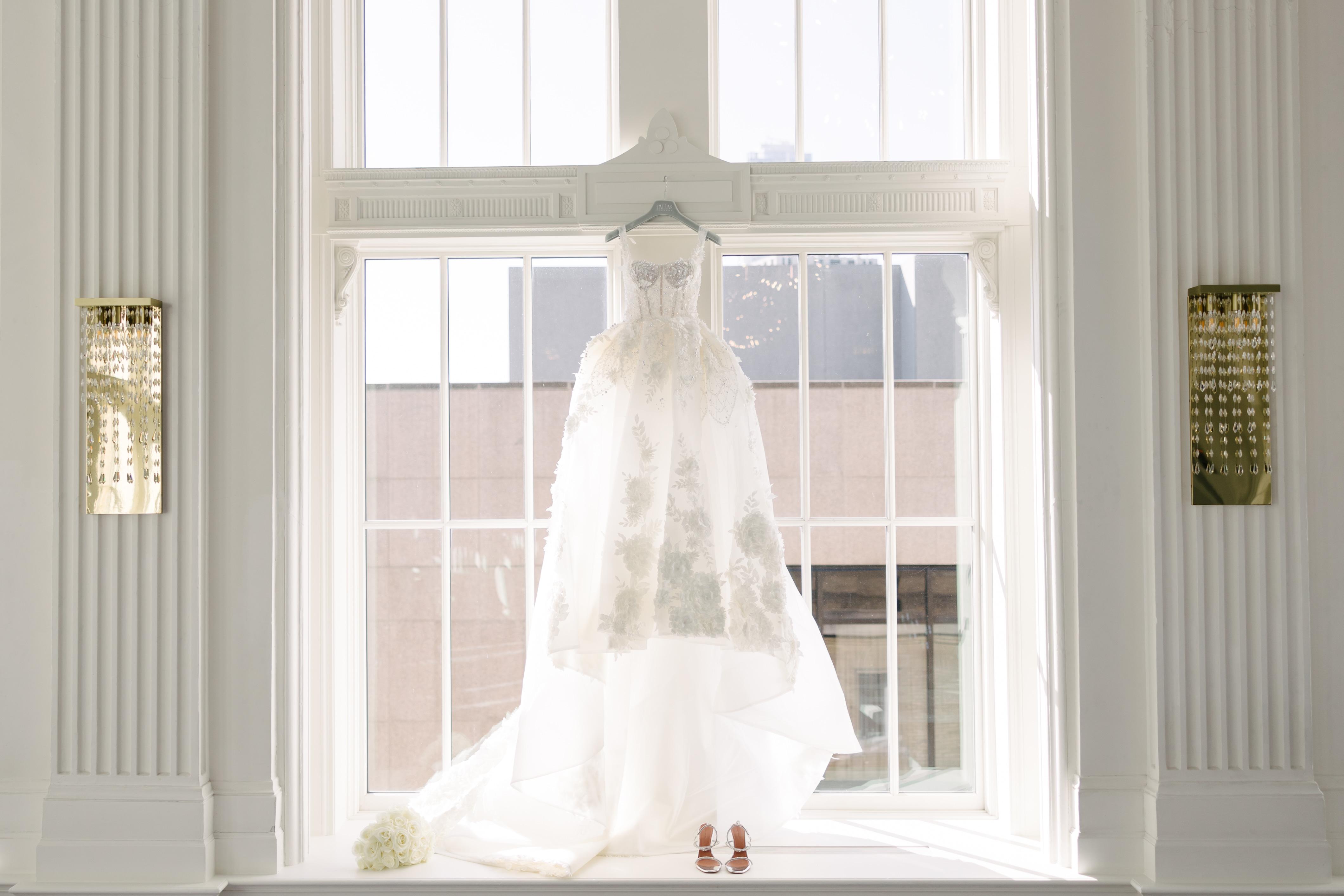A Modern Summer Wedding at The Omni King Edward Hotel 1