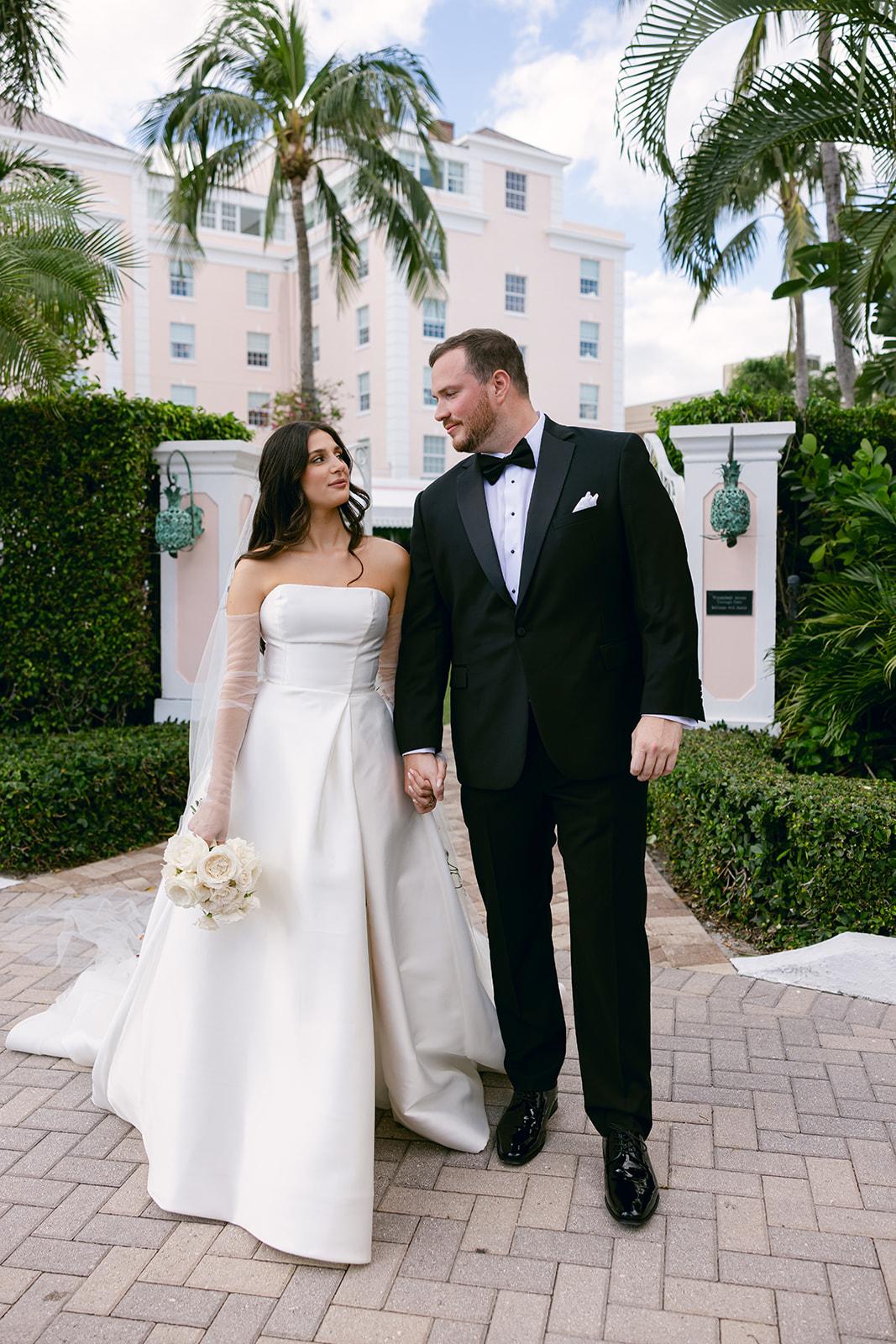 A Glamorous Fall Wedding at The Colony Hotel 30
