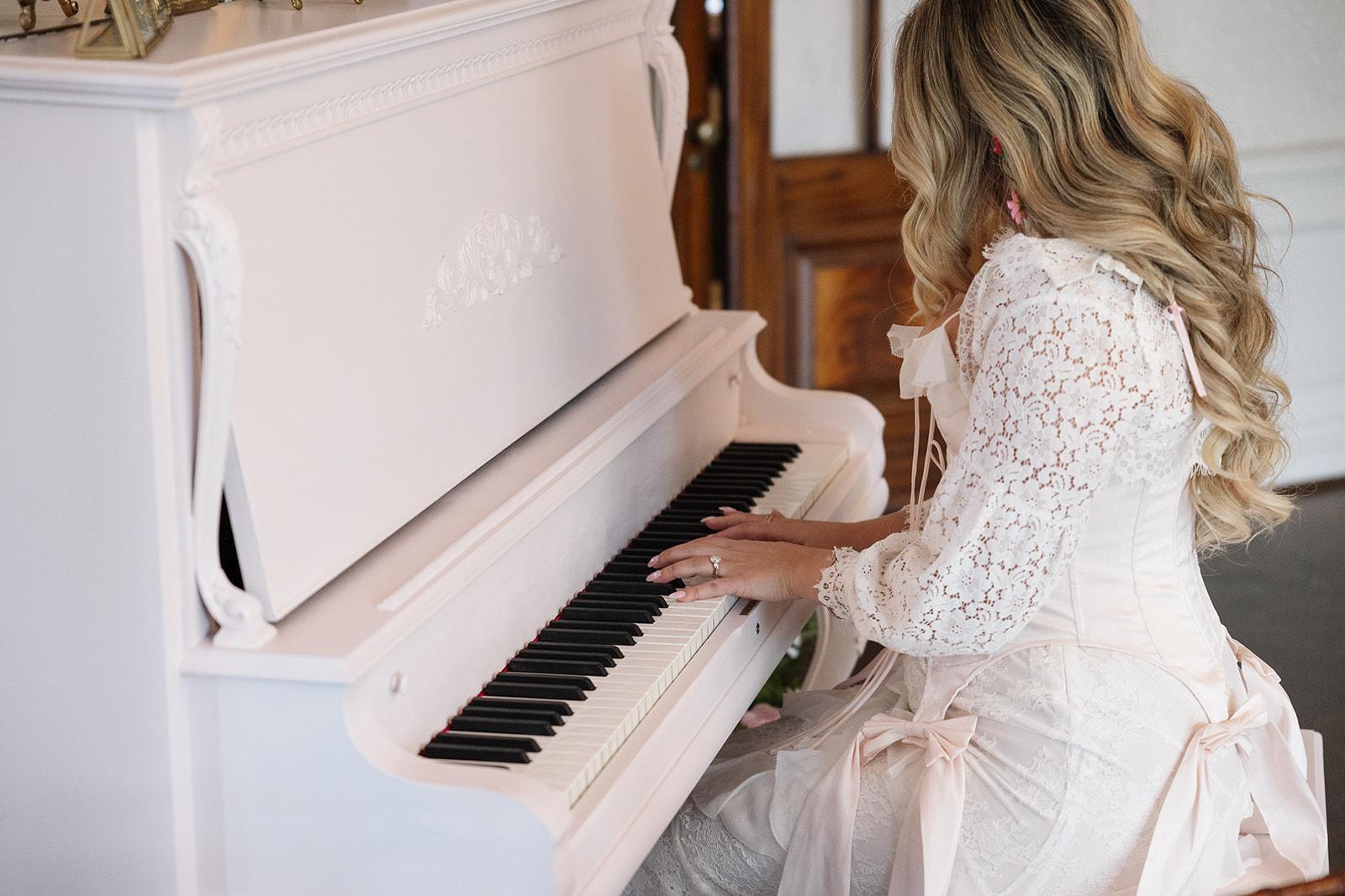 A Glamorous Summer  Bridal Shower at Graydon Hall 20