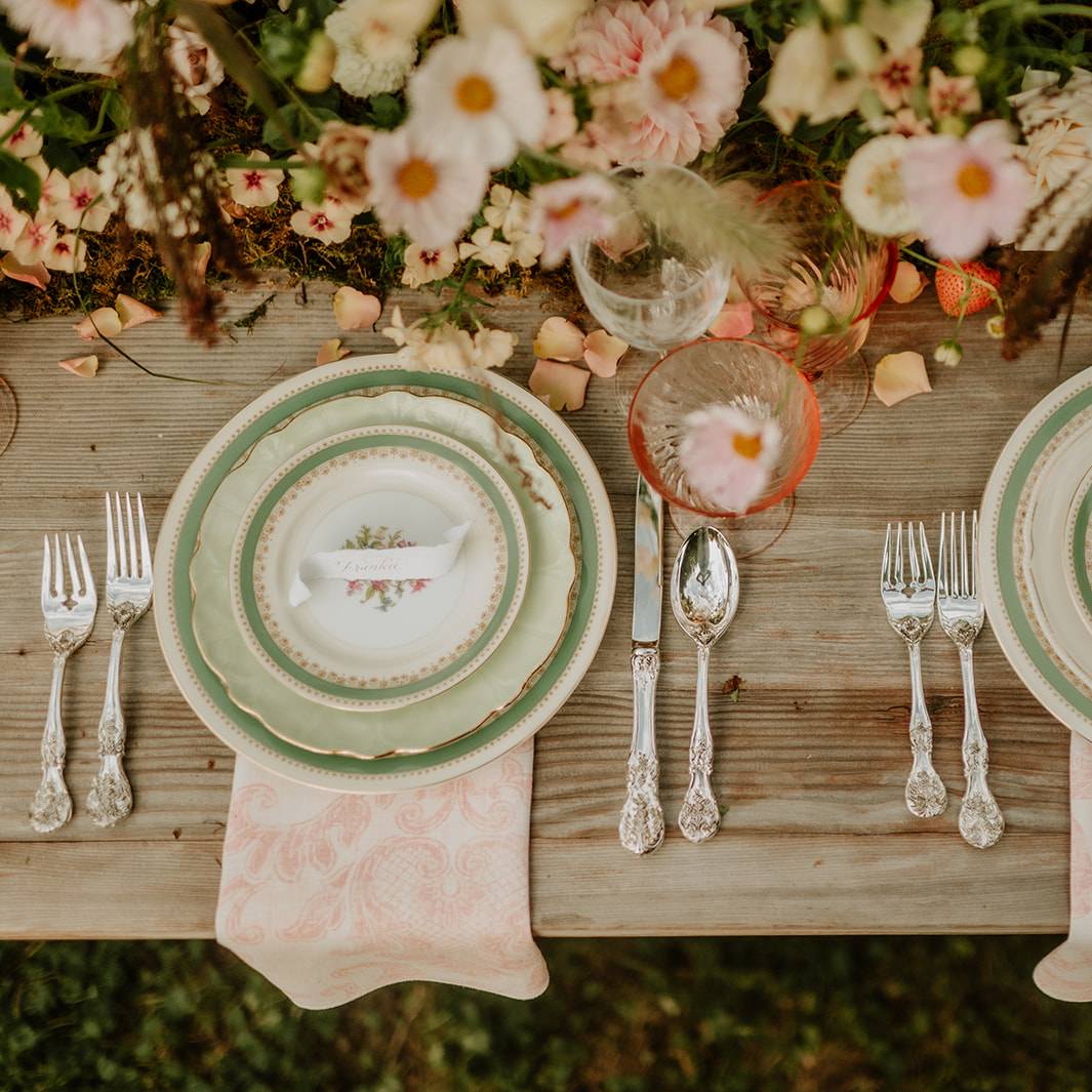 Gooseberry Tabletop