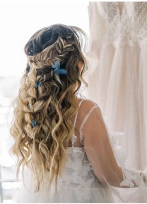 Mandy does updos