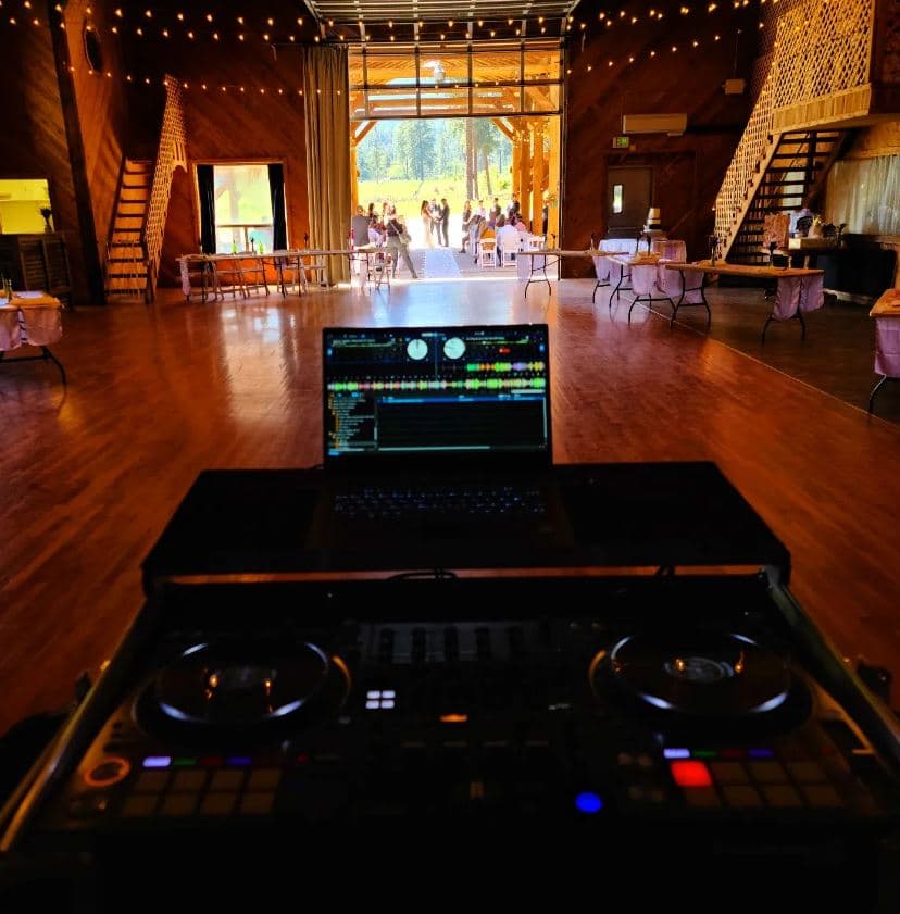 DJ Komma Booking