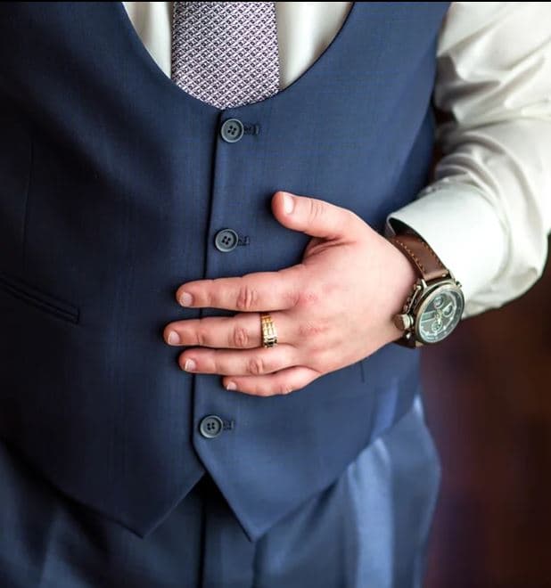 HE WEARS IT WELL portfolio 1