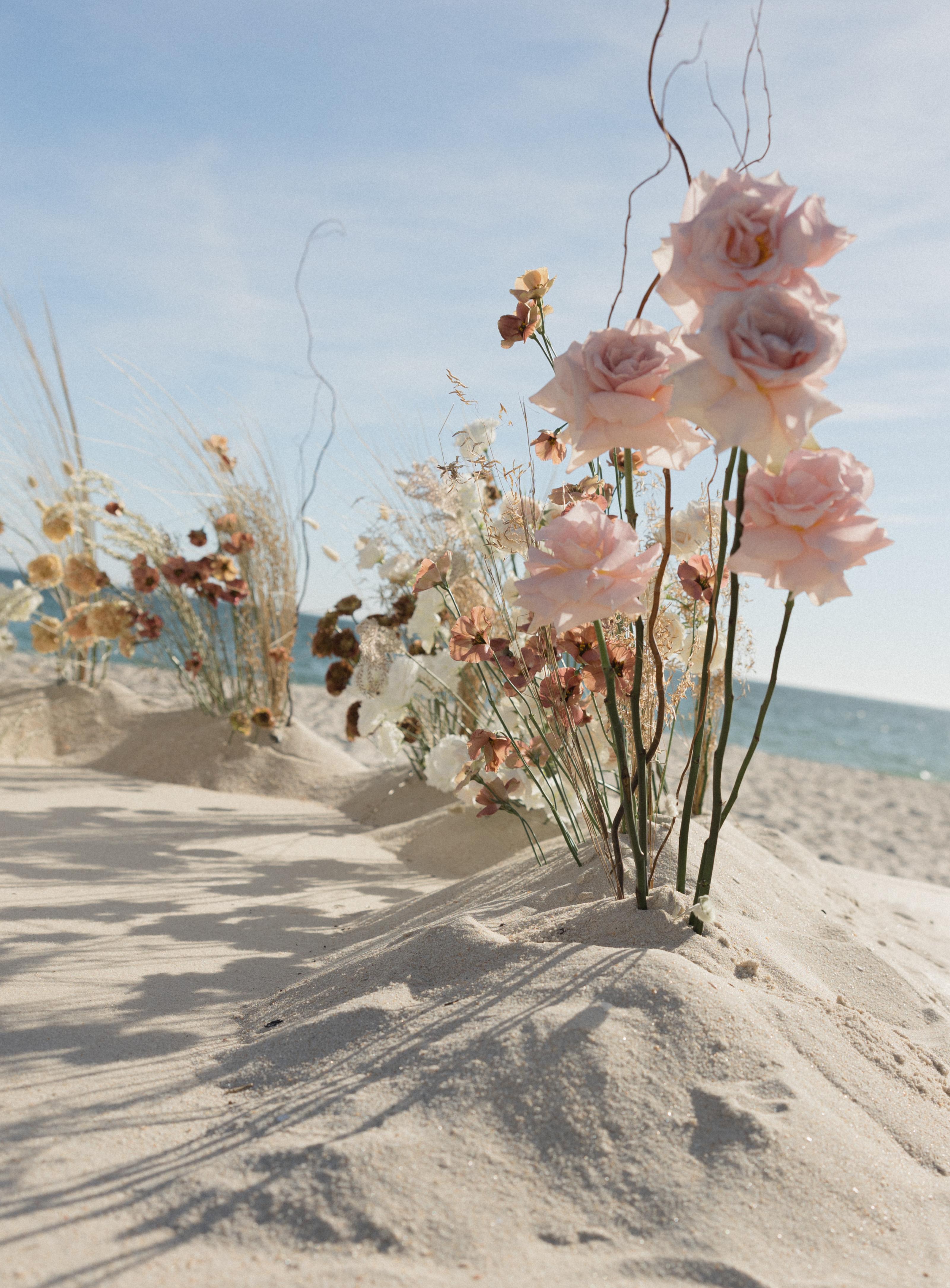 A Beach Spring Wedding at a Private Villa in Portugal 33