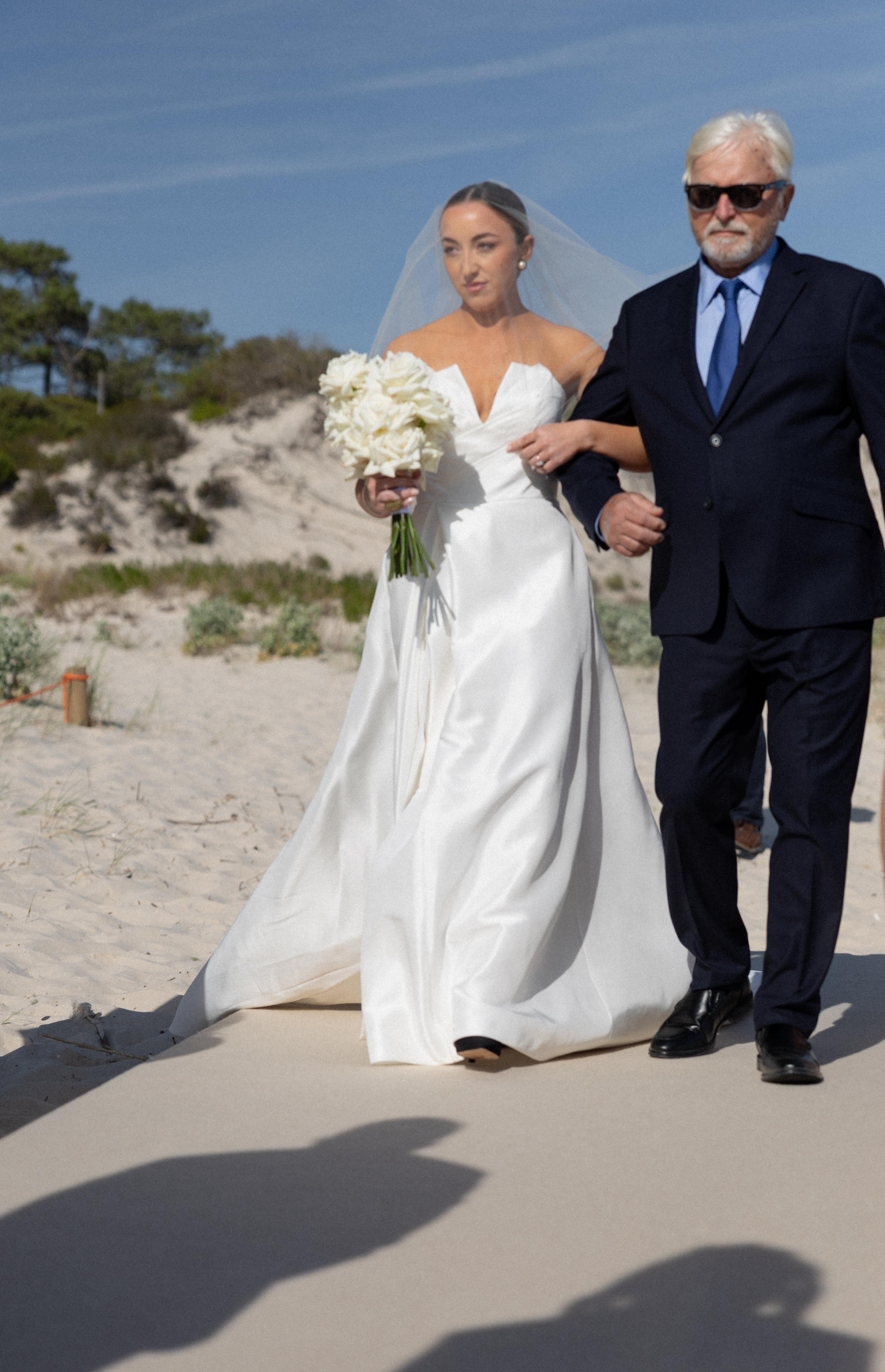 A Beach Spring Wedding at a Private Villa in Portugal 22