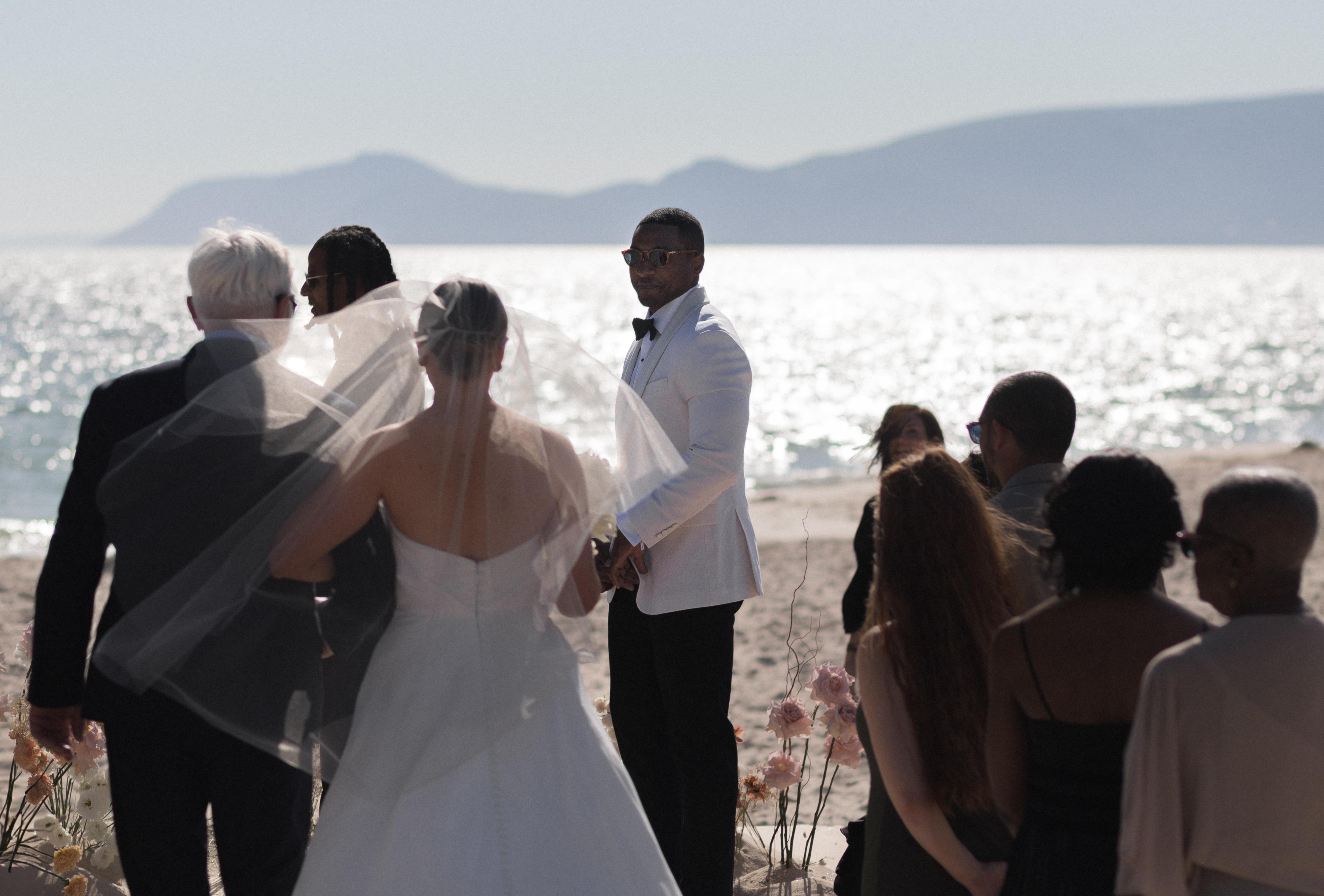 A Beach Spring Wedding at a Private Villa in Portugal 18