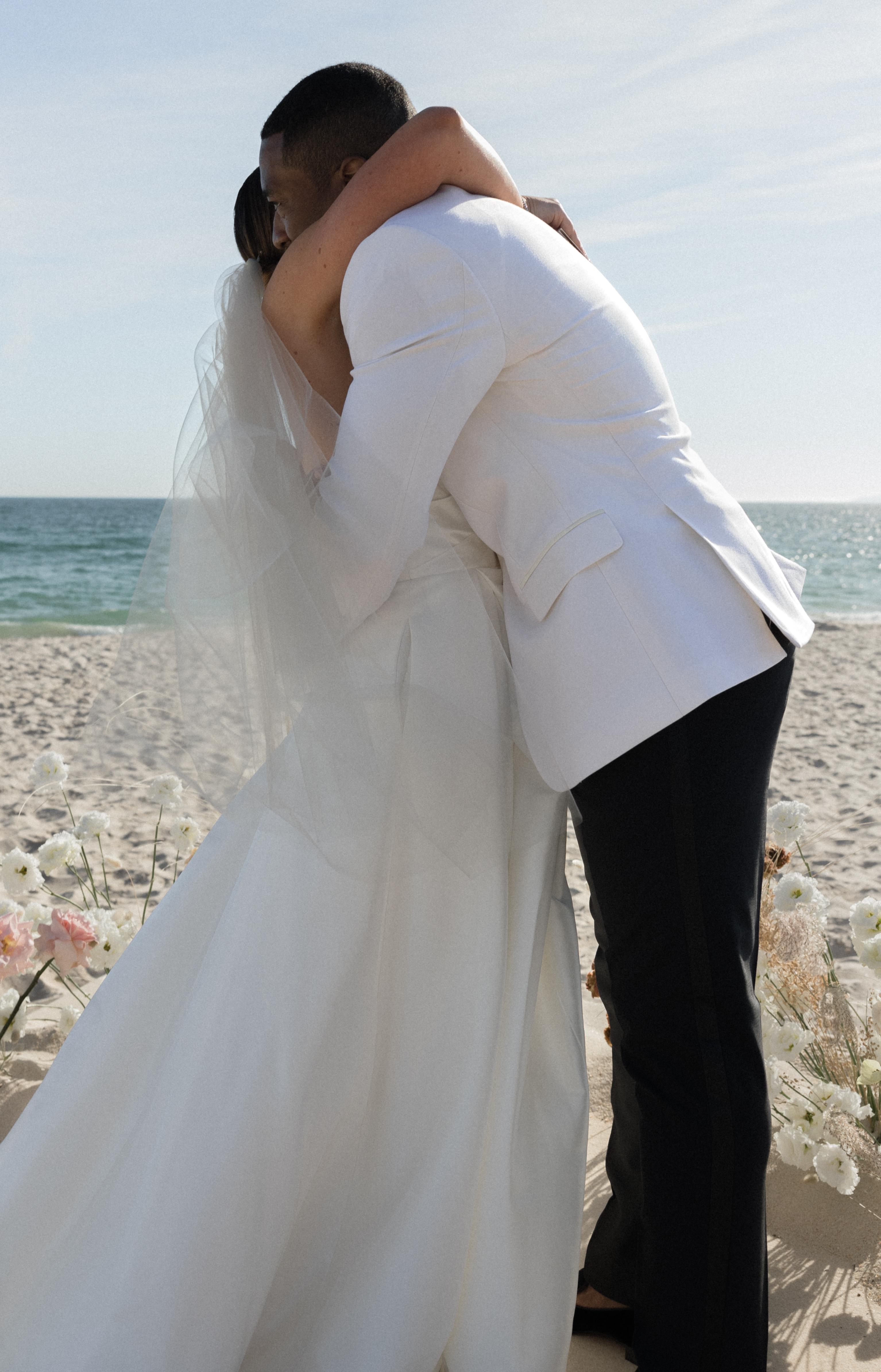 A Beach Spring Wedding at a Private Villa in Portugal 16
