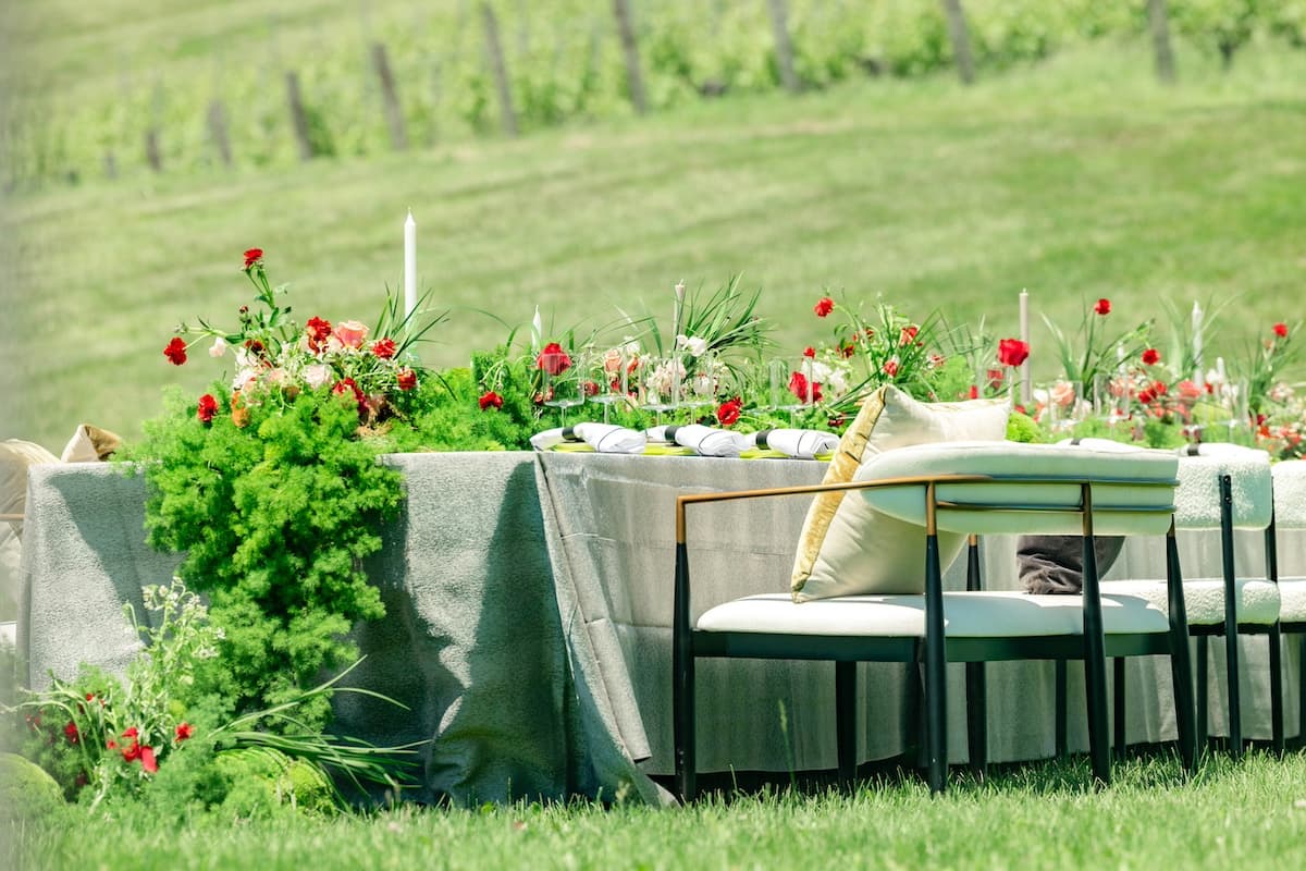 A Modern Spring Wedding at RdV Vineyards 82