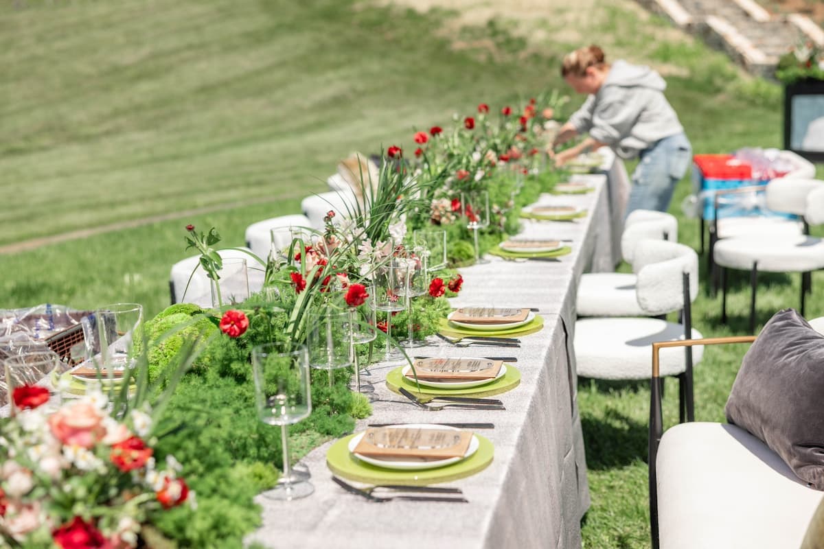 A Modern Spring Wedding at RdV Vineyards 51