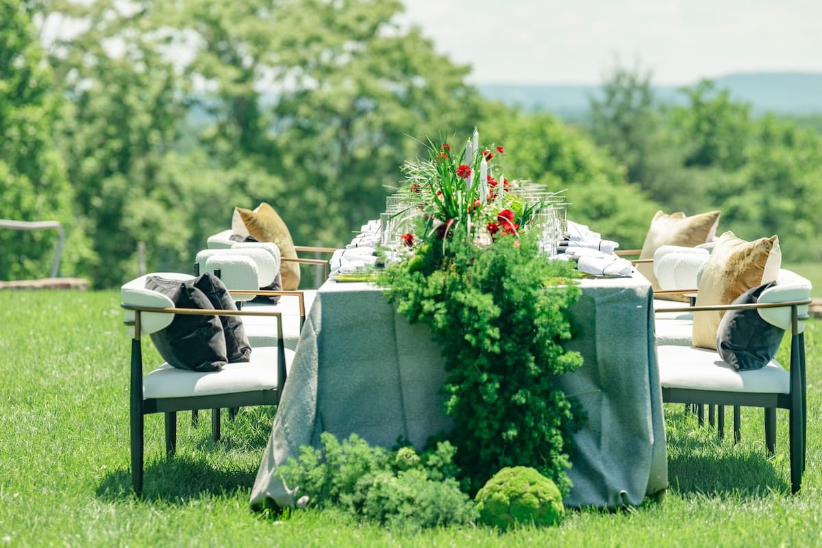 A Modern Spring Wedding at RdV Vineyards photo 3