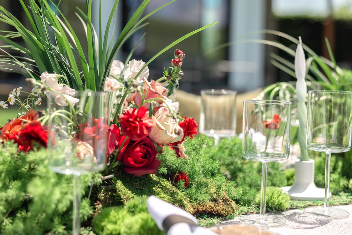 A Modern Spring Wedding at RdV Vineyards 31