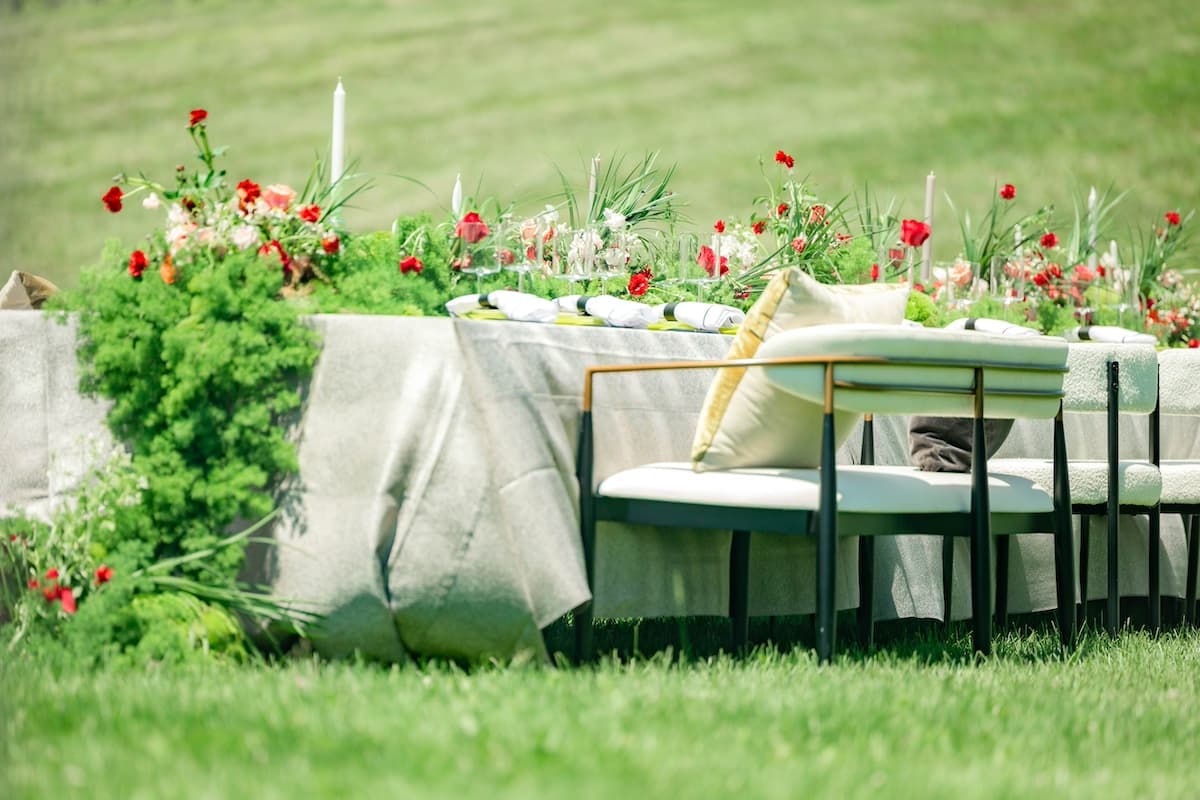 A Modern Spring Wedding at RdV Vineyards 53