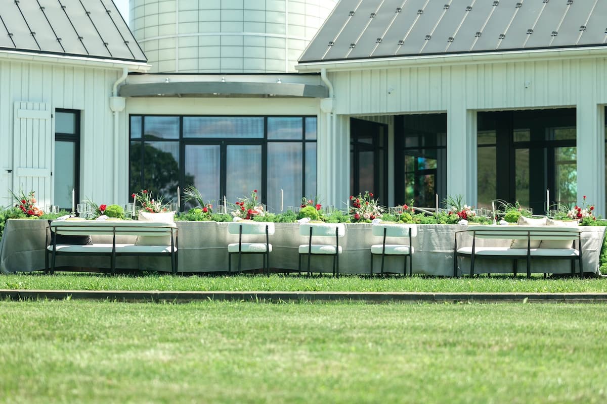 A Modern Spring Wedding at RdV Vineyards photo 2