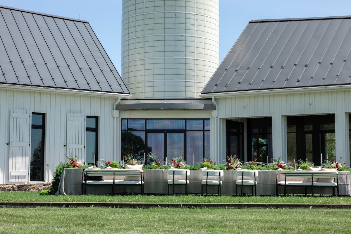 A Modern Spring Wedding at RdV Vineyards 50