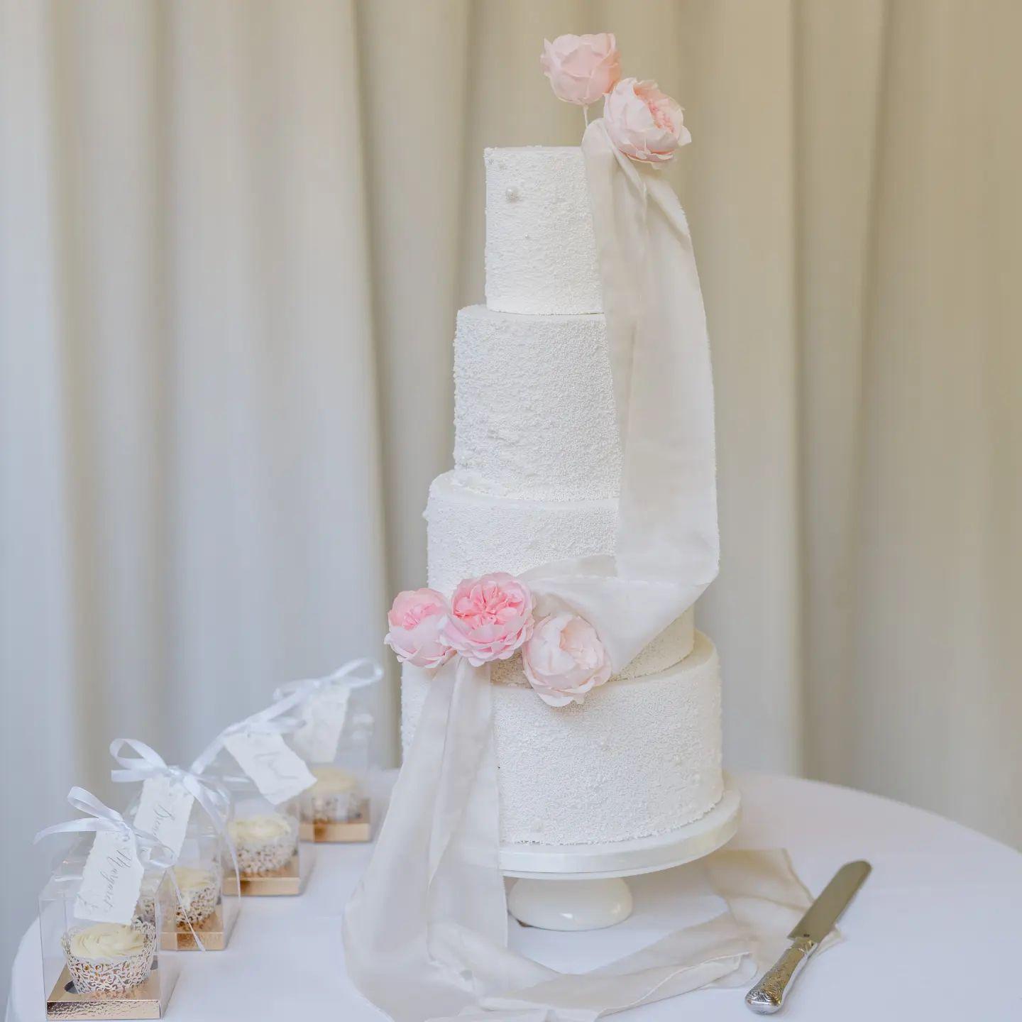 Lesley Walter Cake Design portfolio 3