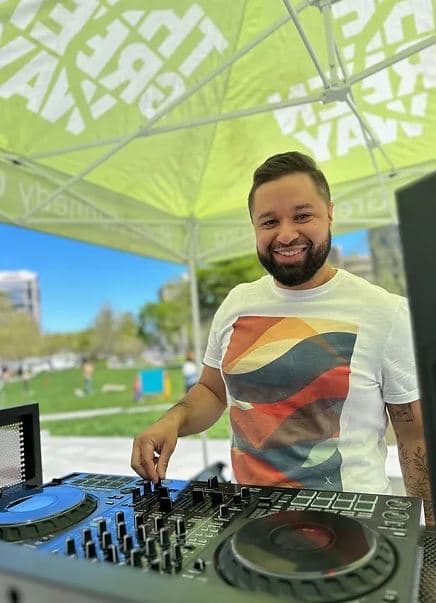 Sounds and Smiles Entertainment