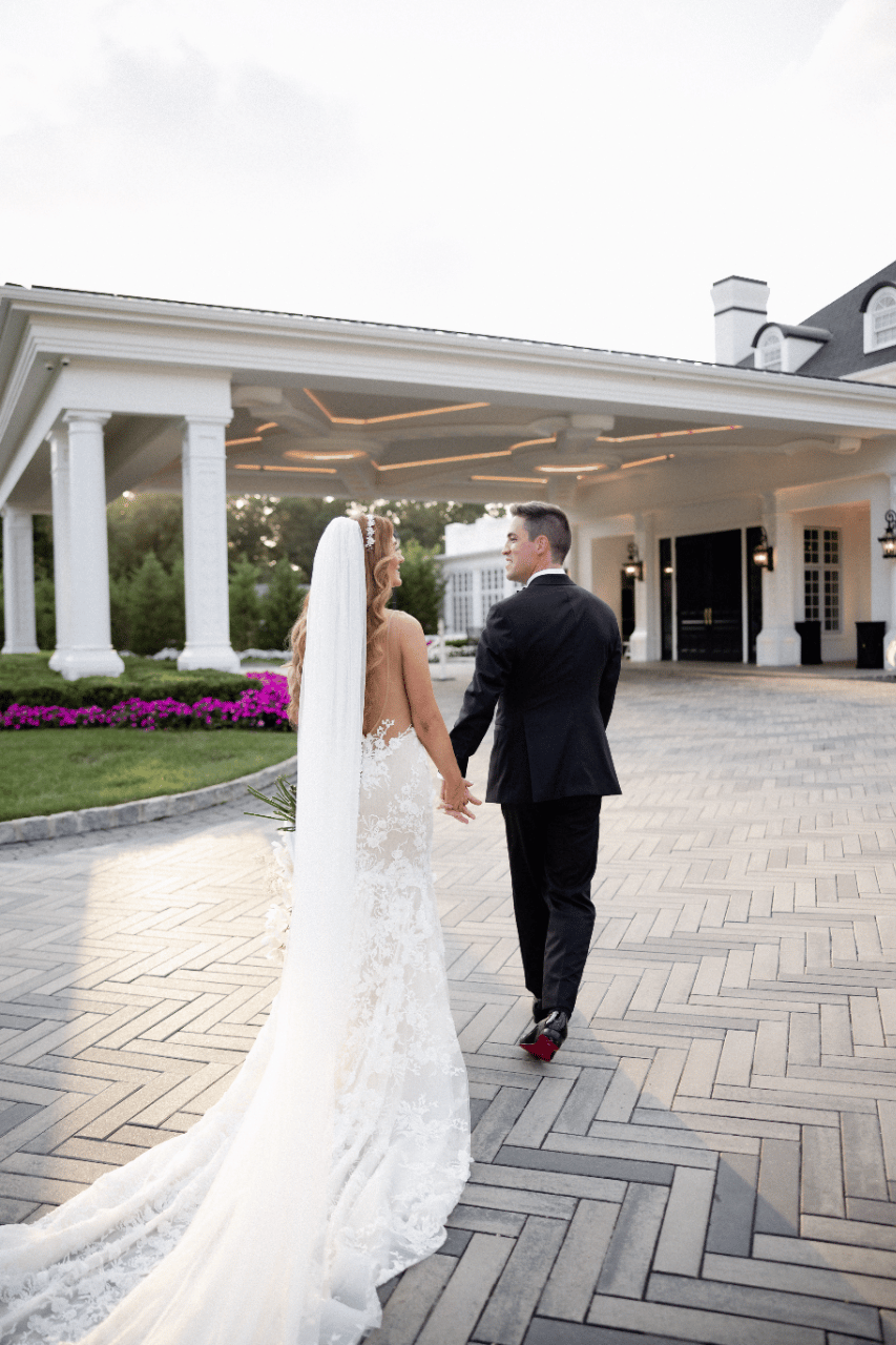 A Glamorous Summer Wedding at Shadowbrook photo 3