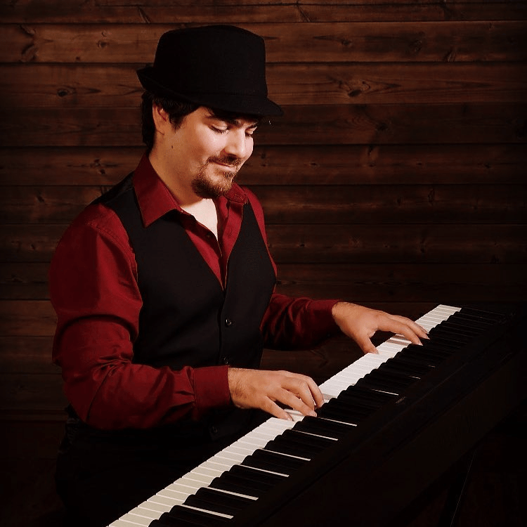 Peter LaCascia (Singer/Pianist)