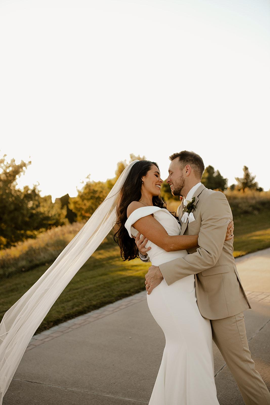 A Romantic Fall Wedding at the Bella Terre Vineyard 6