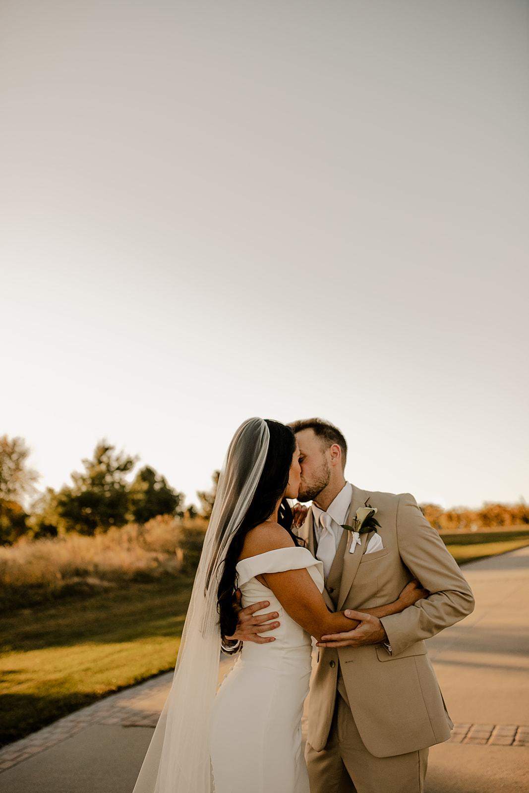 A Romantic Fall Wedding at the Bella Terre Vineyard 5