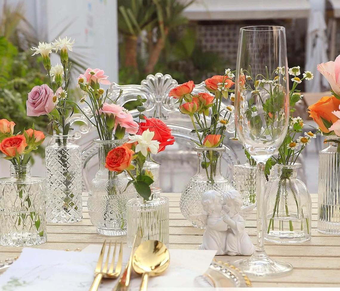 Small Clear Bud Vases for Centerpieces