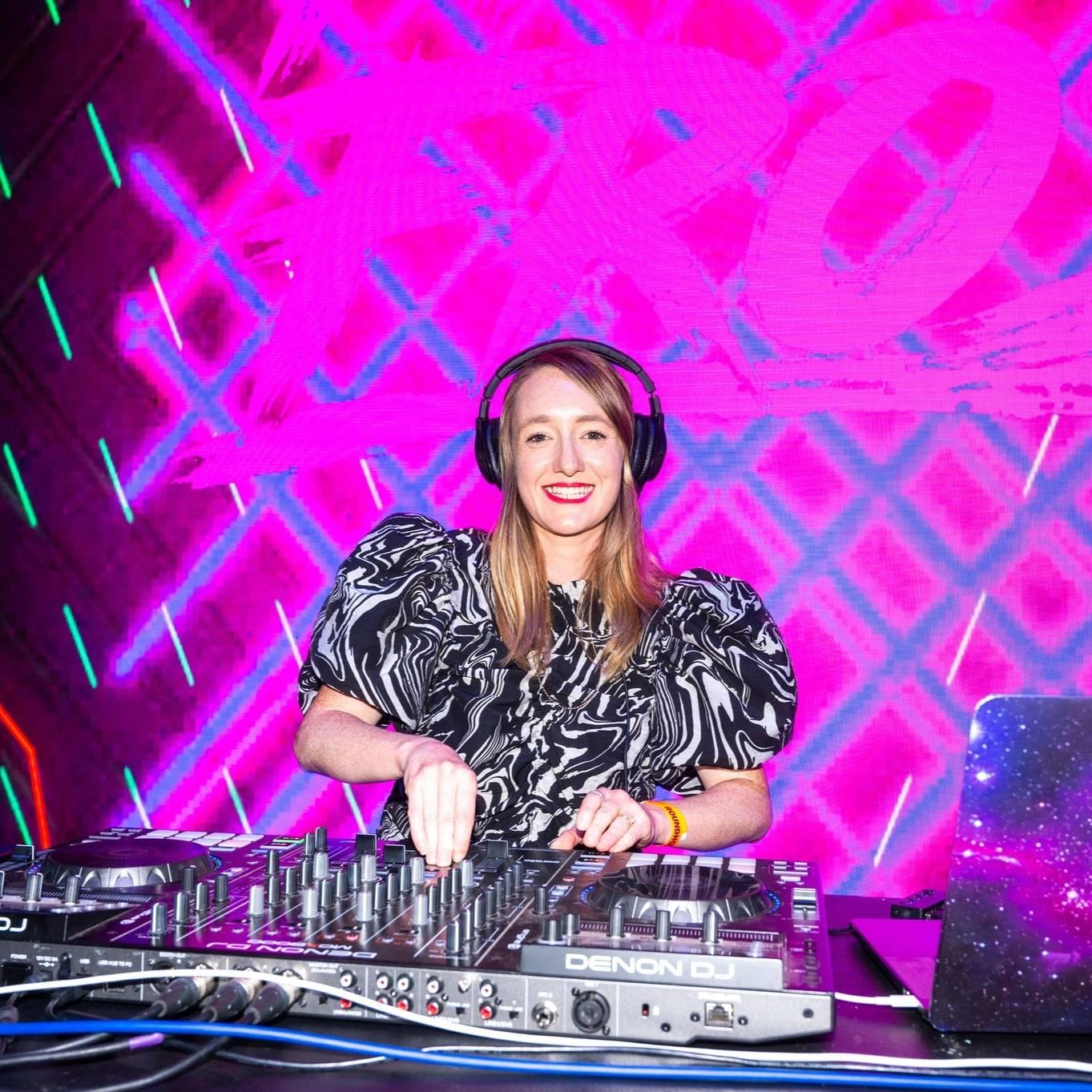 DJ Paula Frost