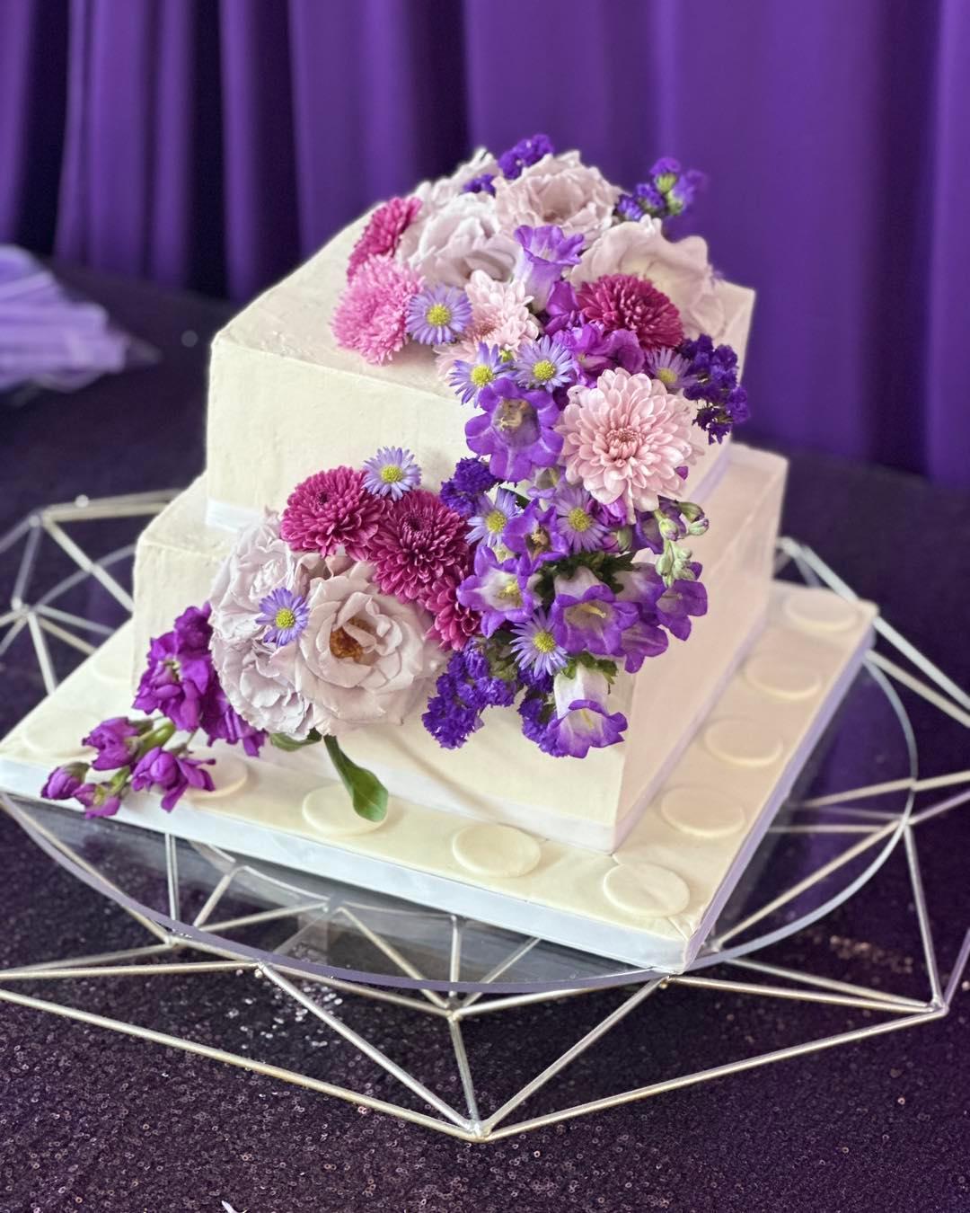 Designs by GG Boutique Bakery portfolio 5