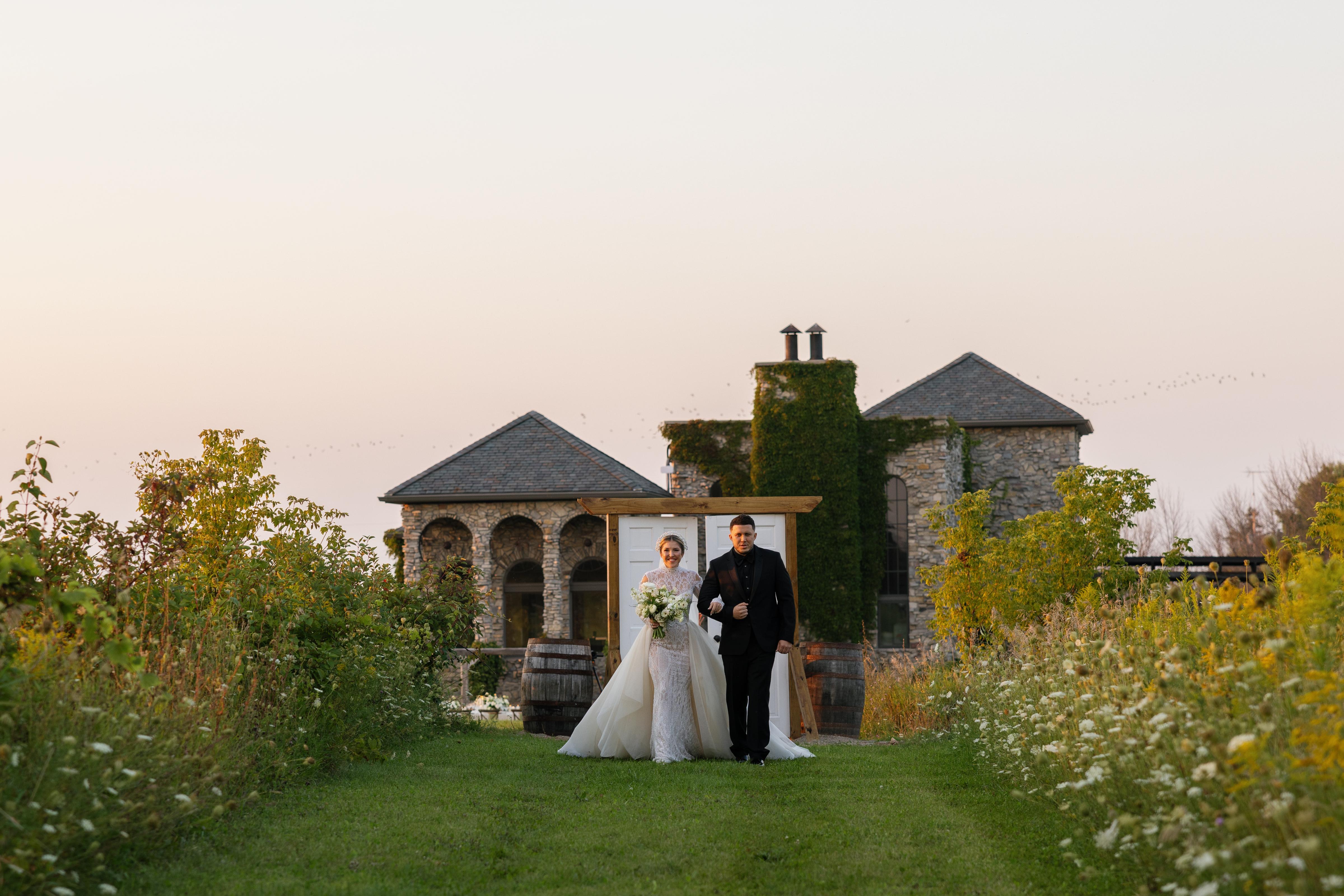 A Romantic Fall Wedding at The Castle Vineyard 6