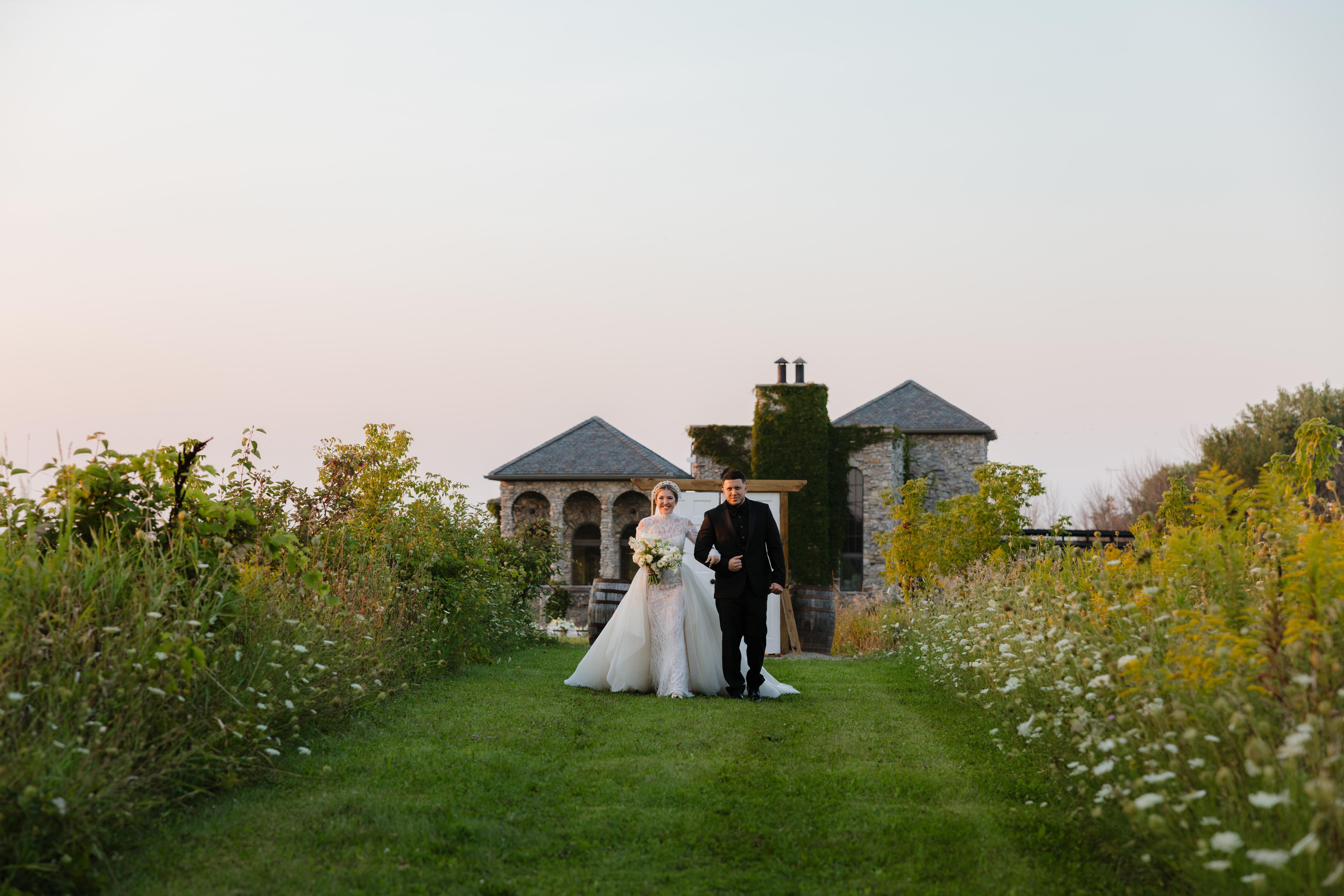 A Romantic Fall Wedding at The Castle Vineyard 24