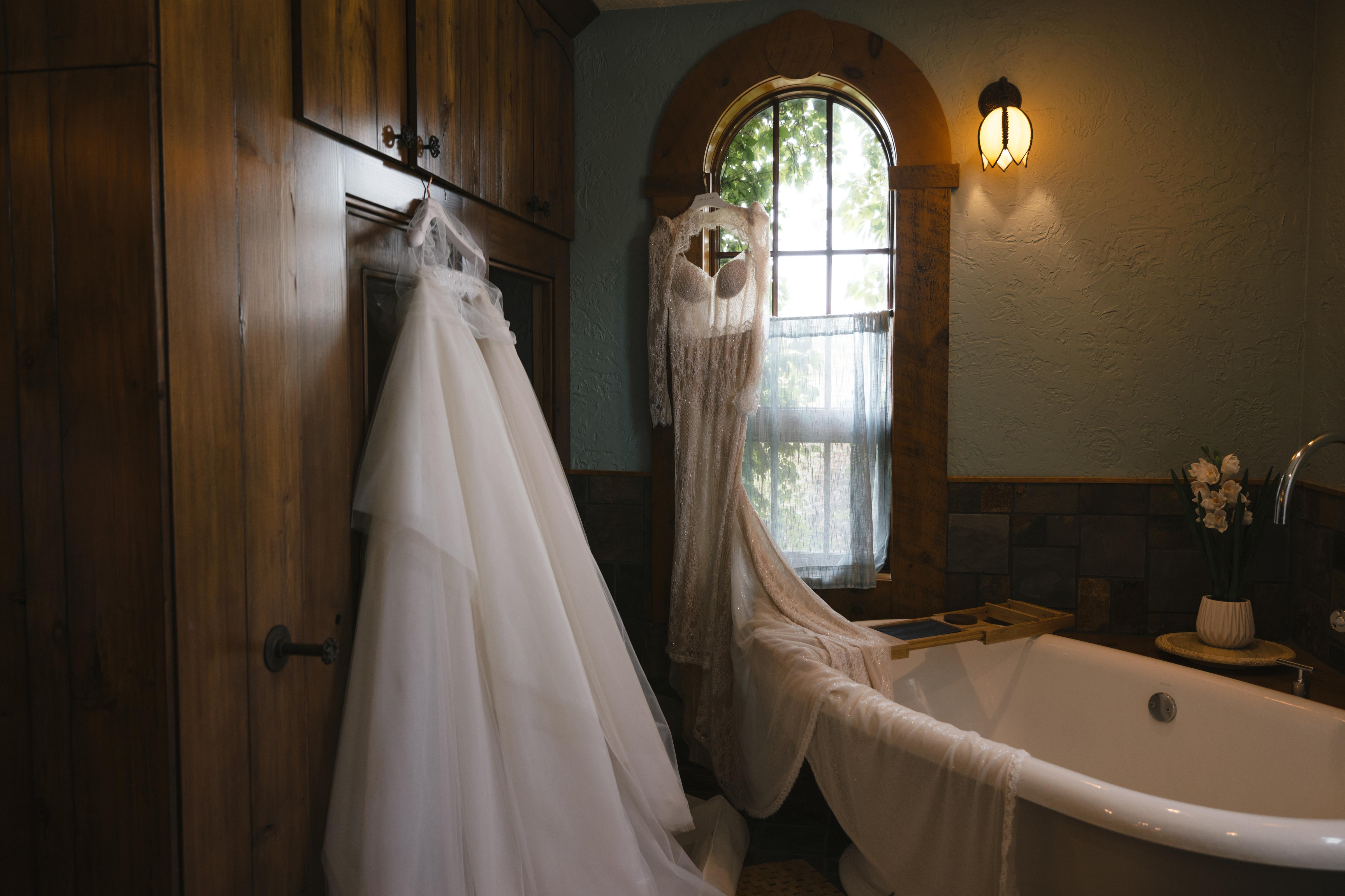 A Romantic Fall Wedding at The Castle Vineyard 16