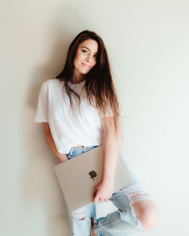 Katey Sutton Photo