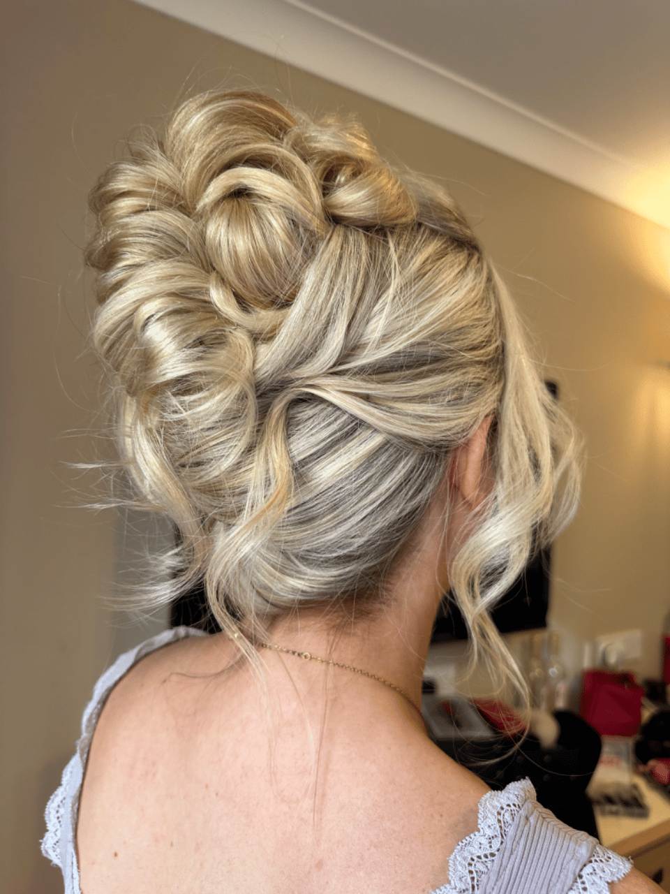 Carys Ellis Bridal Hair portfolio 4