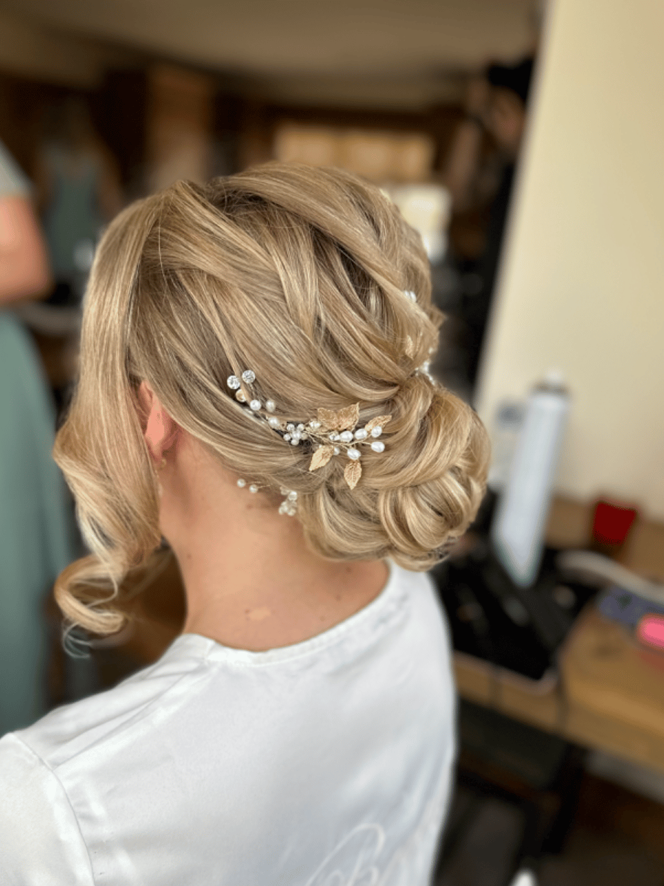 Carys Ellis Bridal Hair portfolio 3