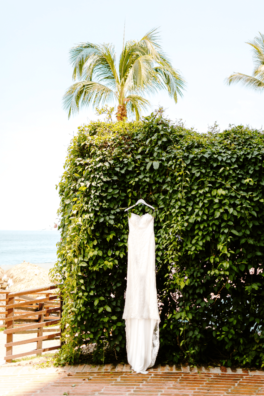 A Modern Summer Wedding at Hyatt Ziva Puerto Vallarta photo 3