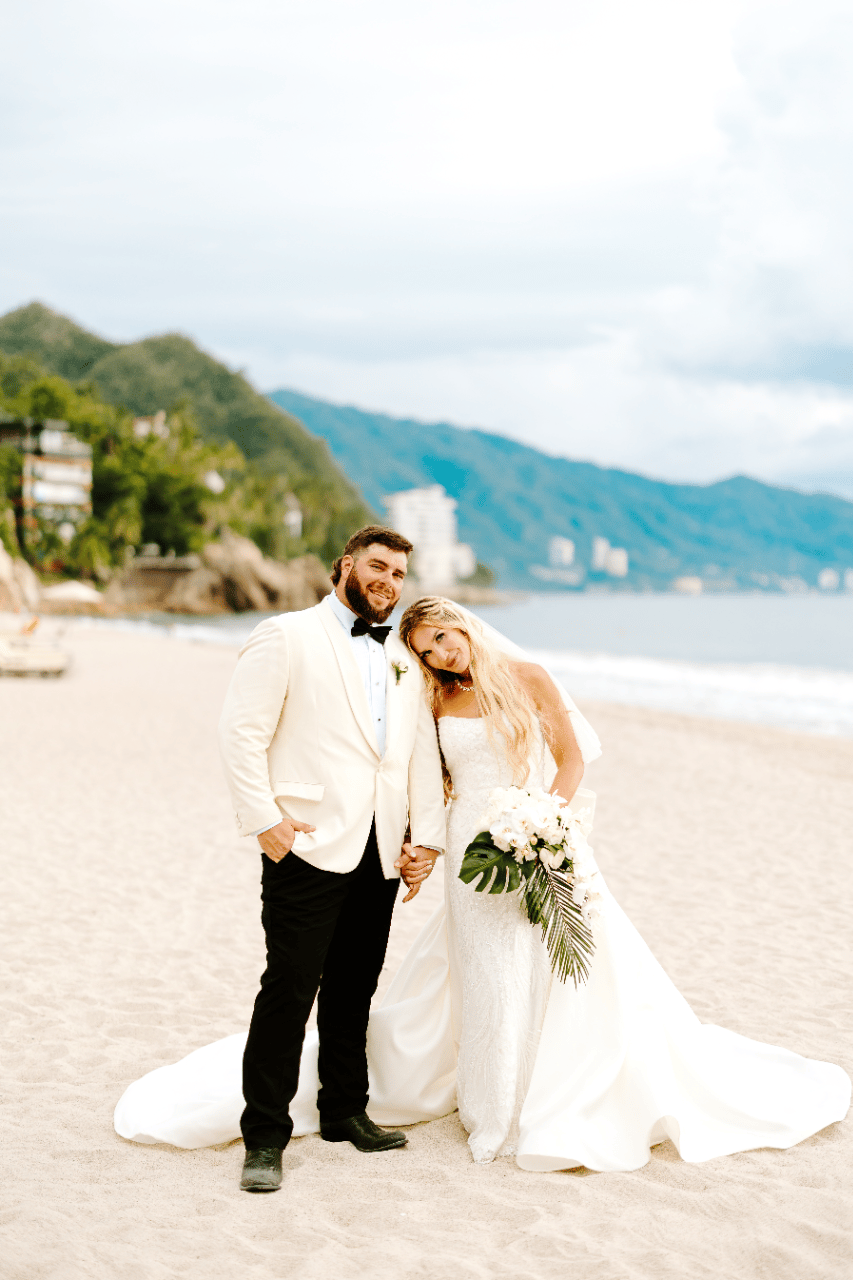 A Modern Summer Wedding at Hyatt Ziva Puerto Vallarta photo 2