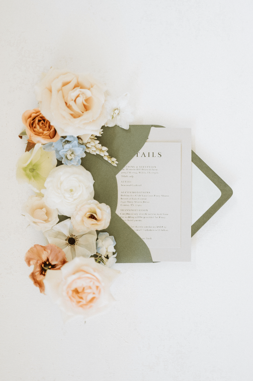 A Romantic Spring Wedding at Historic Hill House