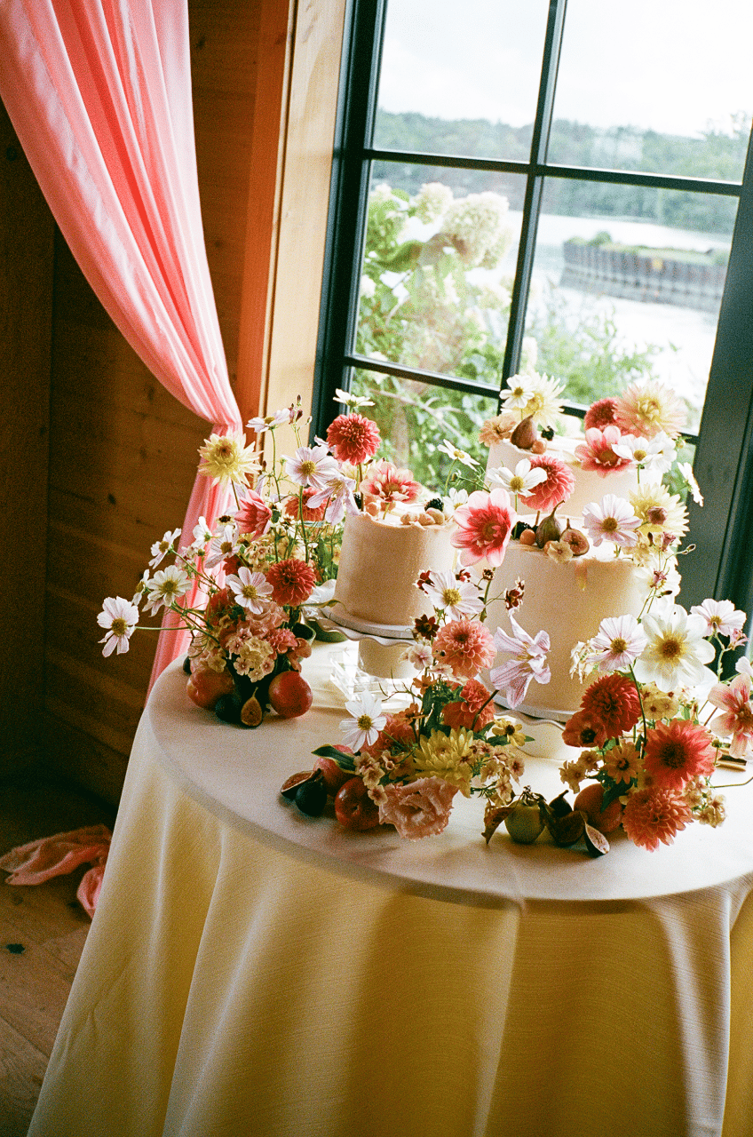 A Romantic Summer Wedding at The Lake House on Canandaigua