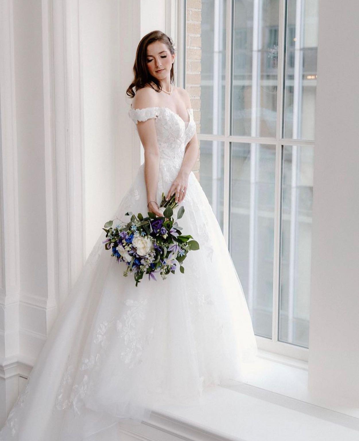 Avenue 22 Bridal