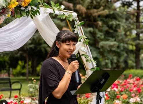 Lauren Vargas, Officiant