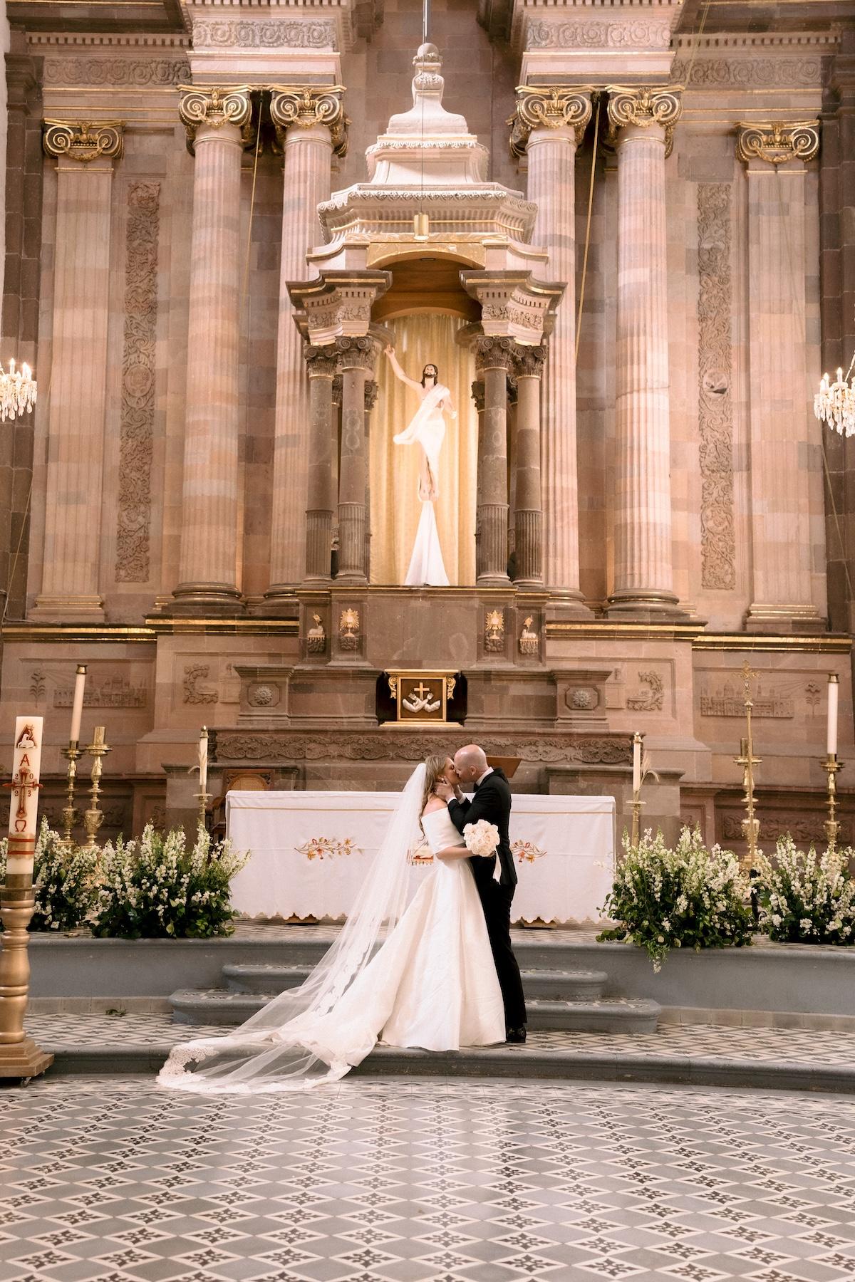 A Glamorous Spring Wedding at the Rancho Sabinas 51