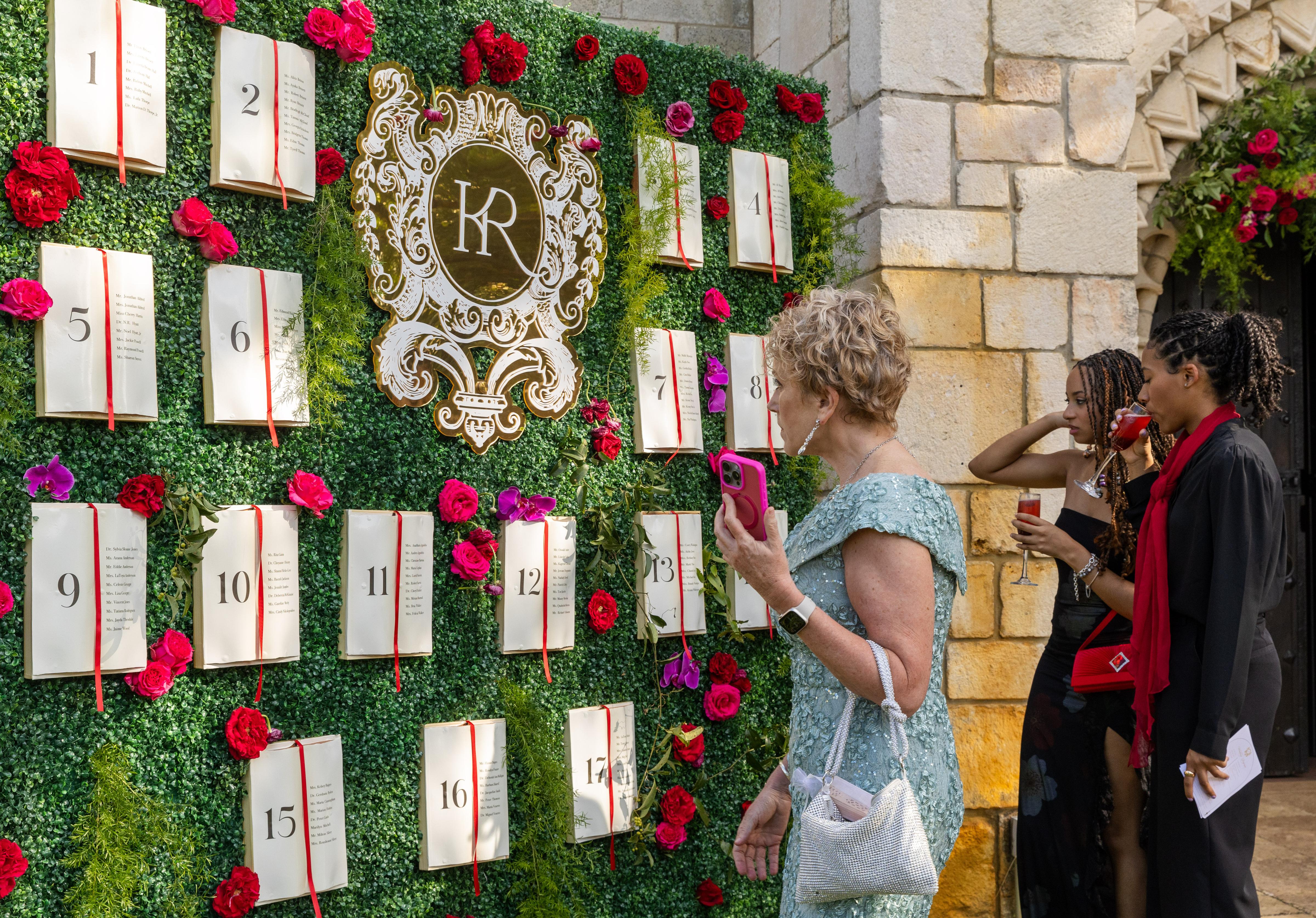 A Romantic Spring Wedding at the Ancient Spanish Monastery 23