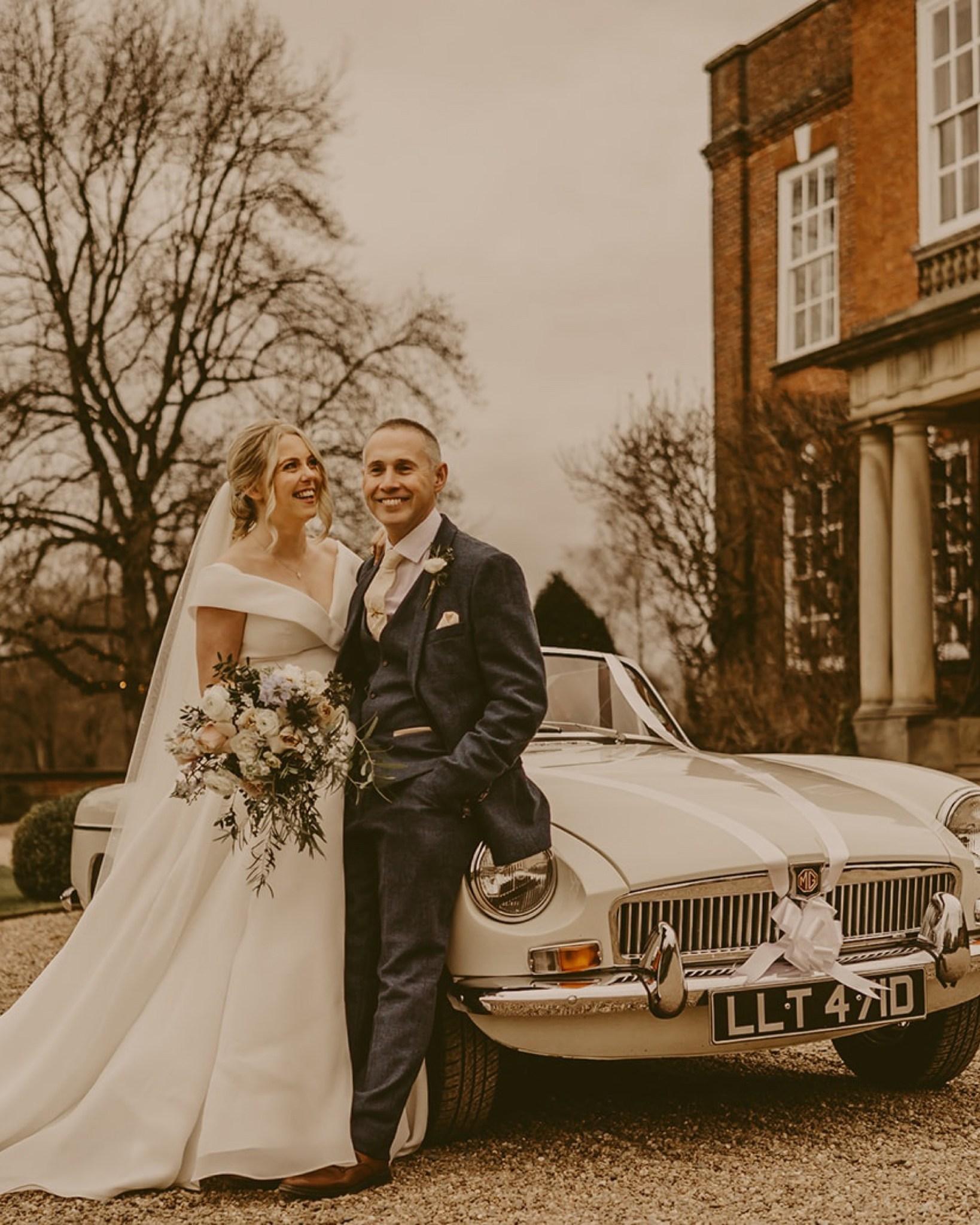 Unique Your Wedding