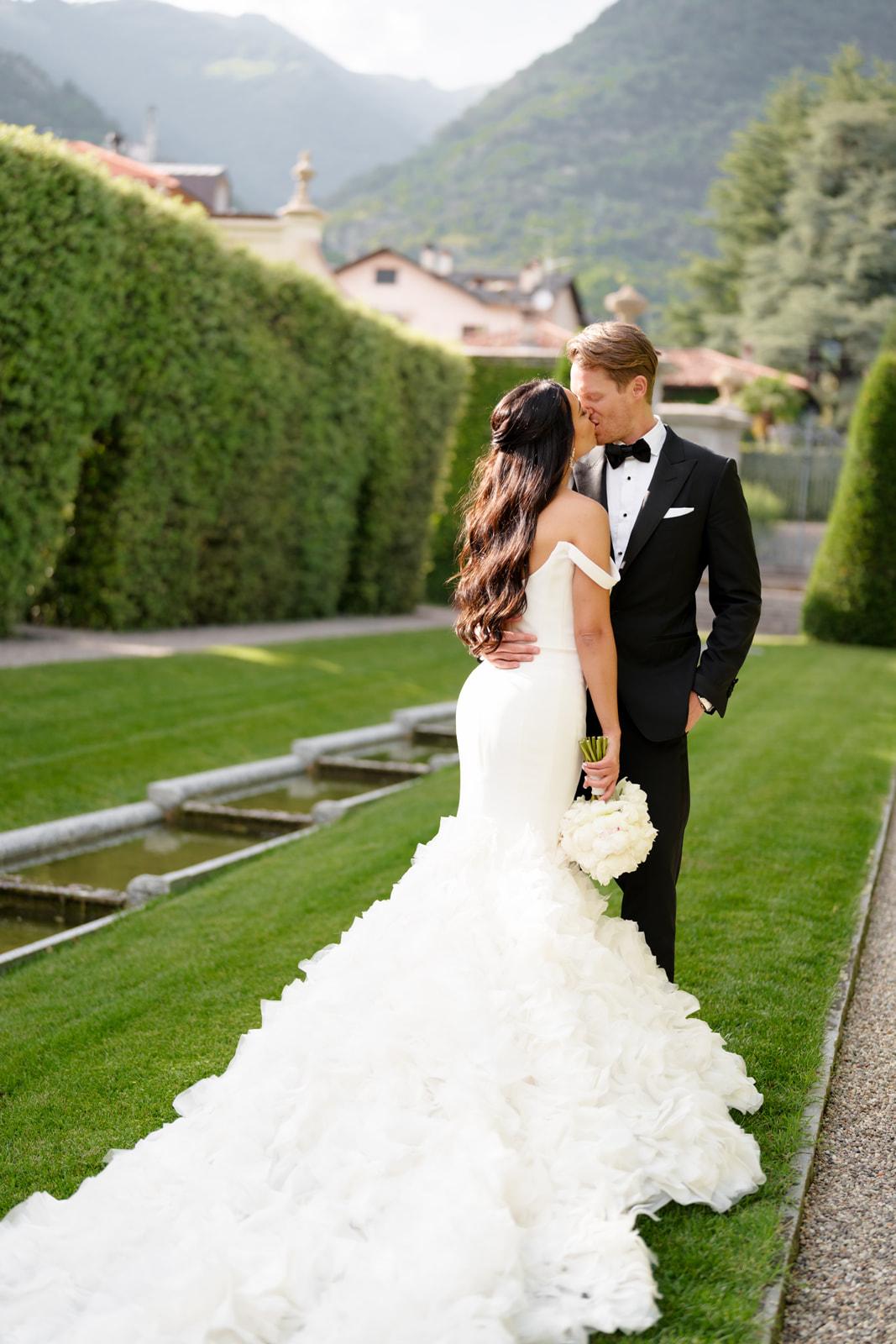 A Classic Summer Wedding at the Villa Balbiano 13