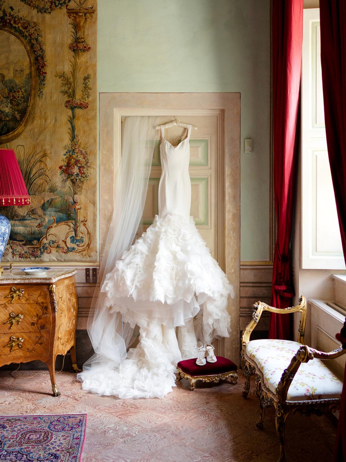 A Classic Summer Wedding at the Villa Balbiano 32